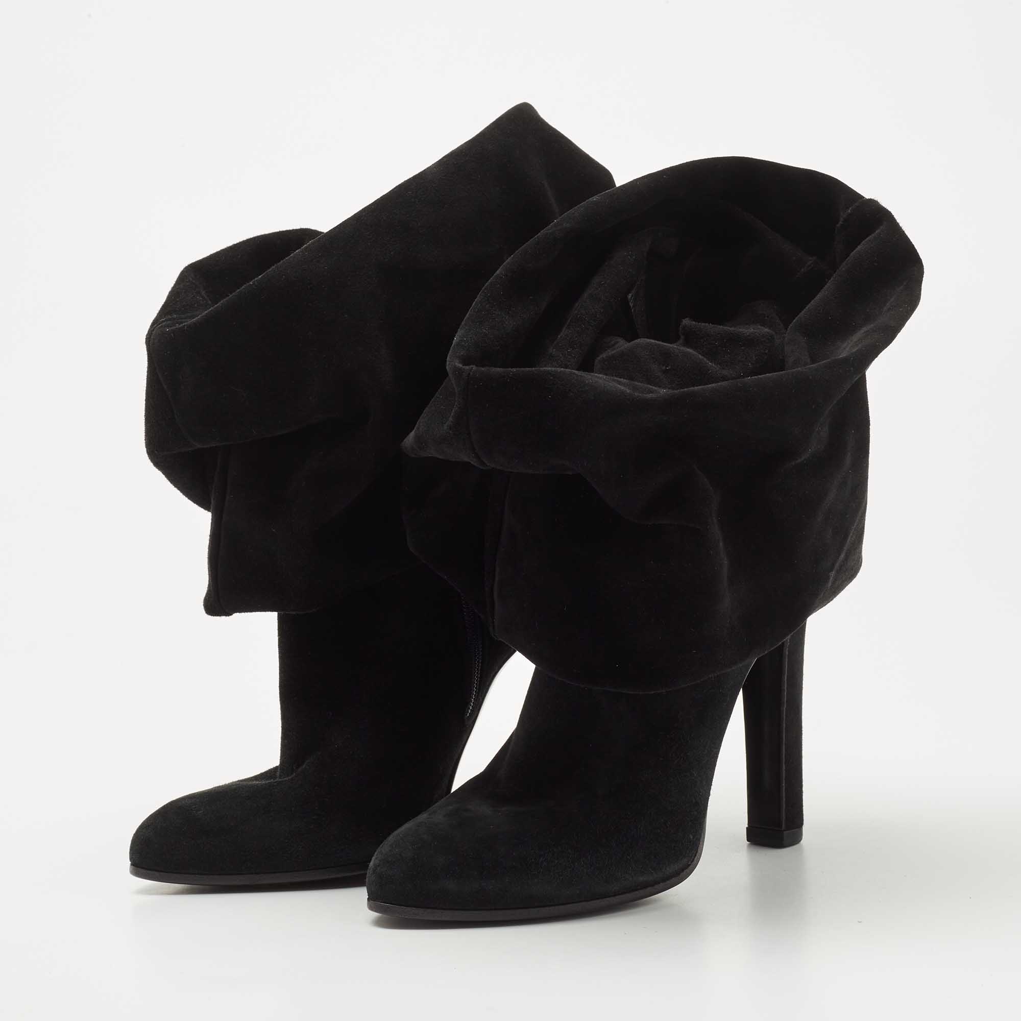 

Alaia Black Suede Ankle Boots Size