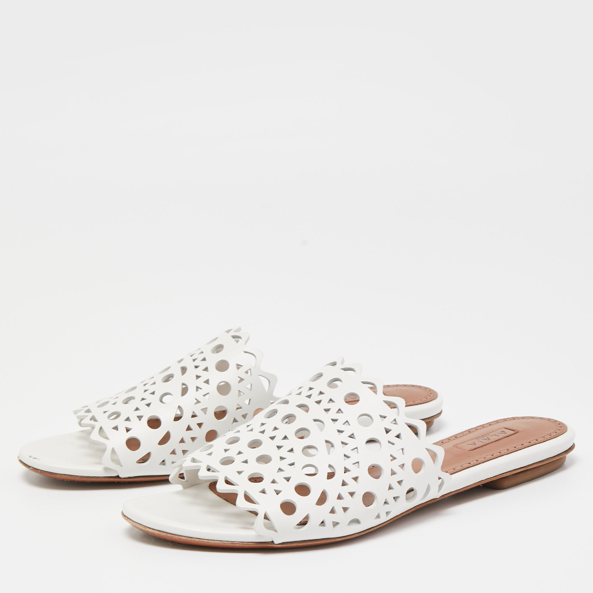 

Alaia White Leather Flat Slides Size