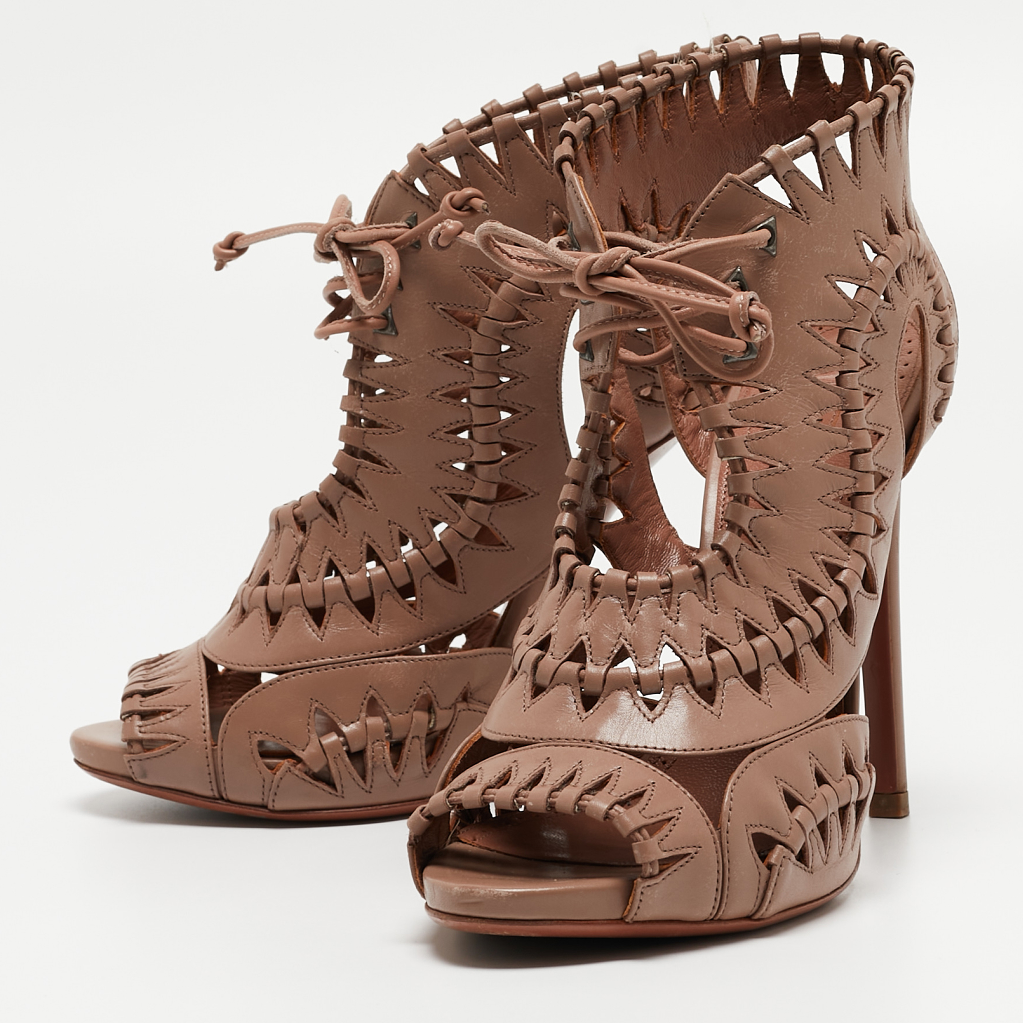 

Alaia Dusty Pink Cut Out Leather Lace Up Sandals Size