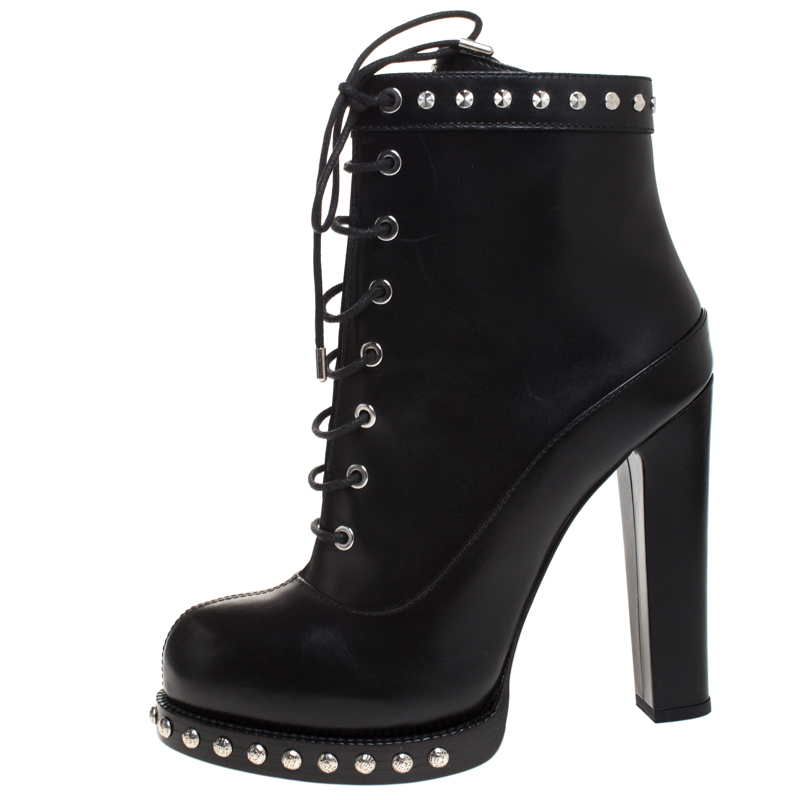 

Alexander McQueen Black Leather Studded Ankle Boots Size
