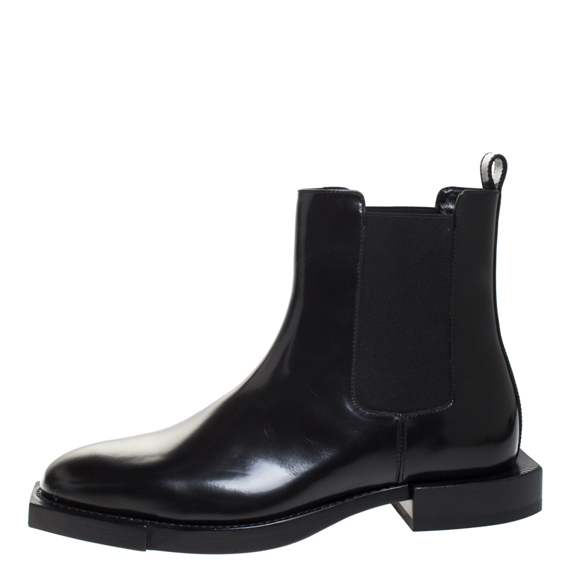 

Alexander McQueen Black Leather And Stretch Fabric Ankle Boots Size