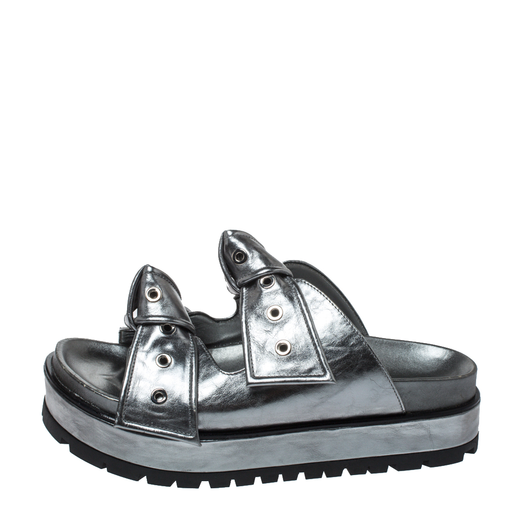 

Alexander McQueen Metallic Grey Leather Birkenstock Rivet Bow Tie Slide Sandals Size, Silver