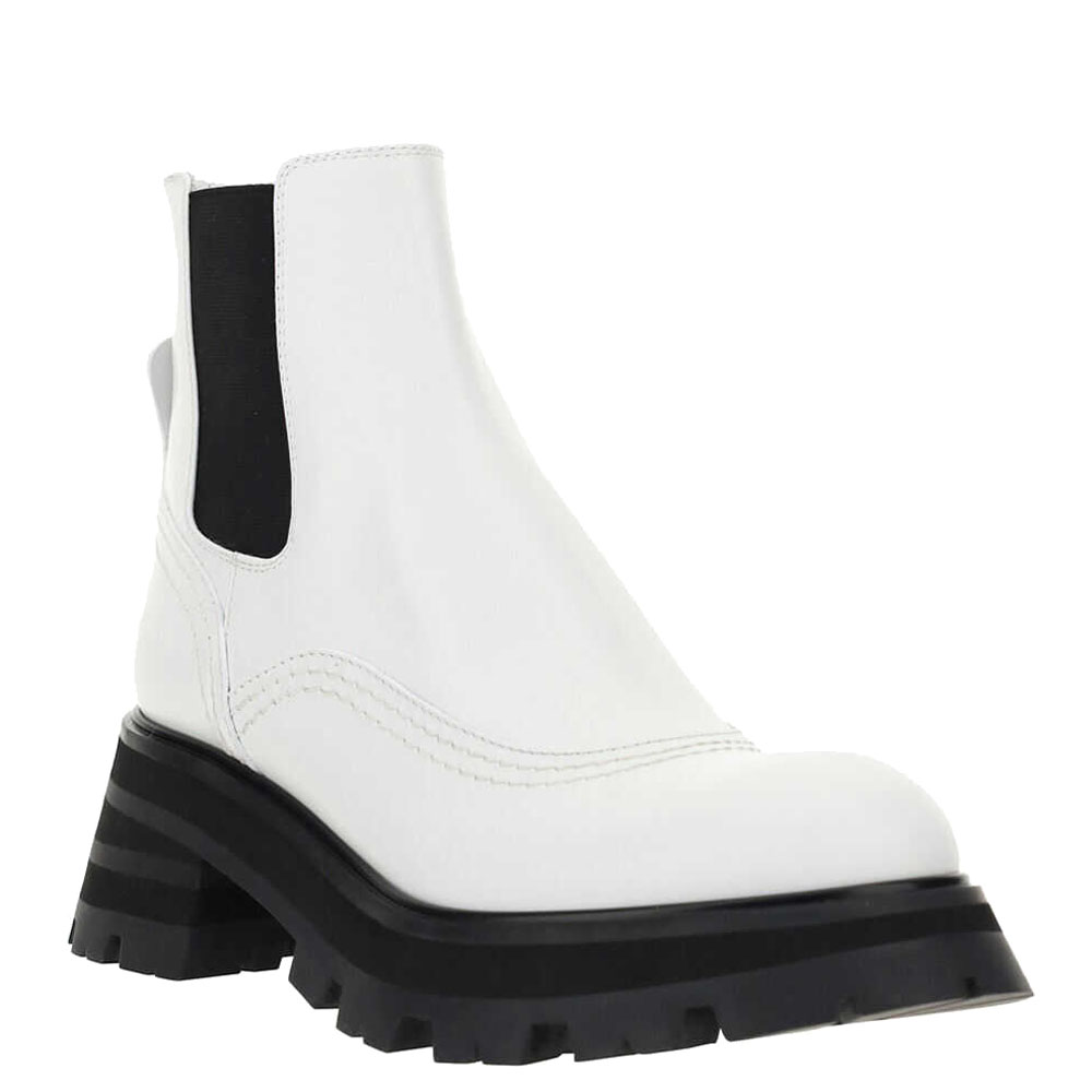 

Alexander McQueen Ivory/Black Wander Chelsea Boots Size IT