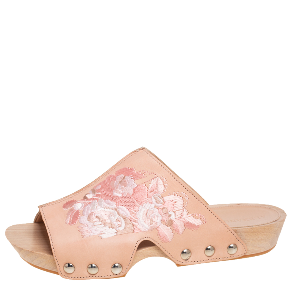 

Alexander McQueen Peach Leather Embroidered Wooden Clogs Size, Beige