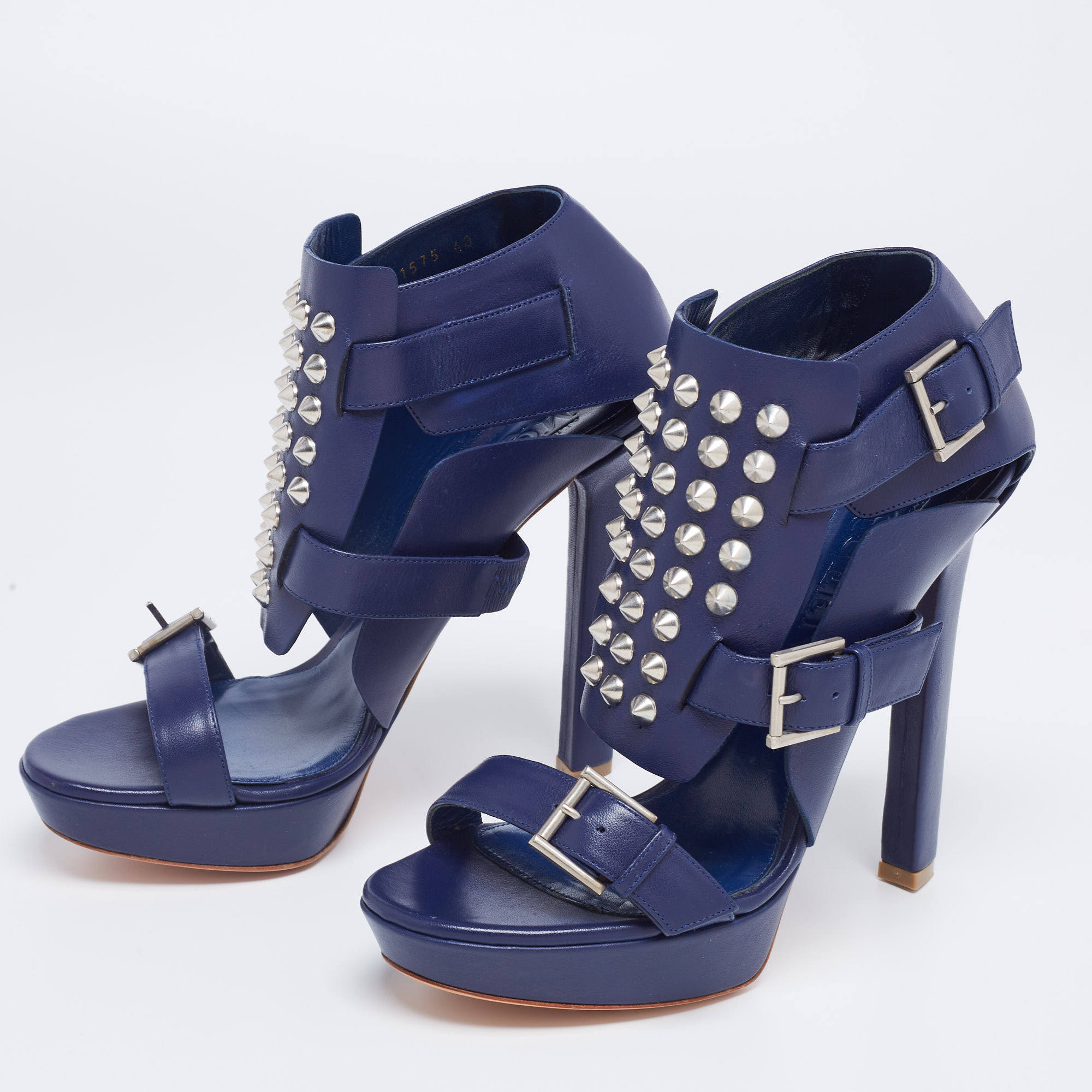 

Alexander McQueen Navy Blue Leather Stud Embellished Buckle Detail Platform Sandals Size