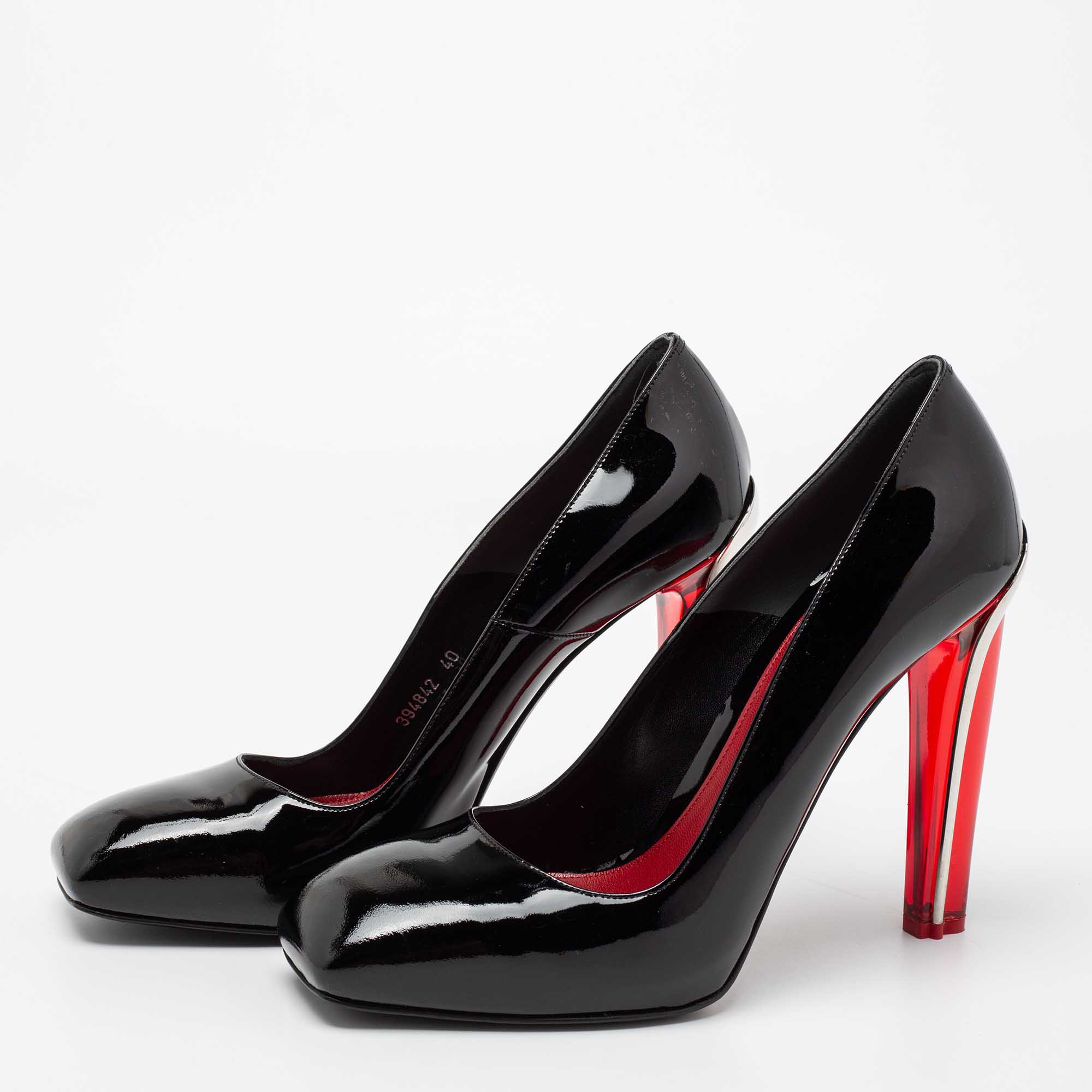 

Alexander McQueen Black Patent Leather Square Toe Pumps Size