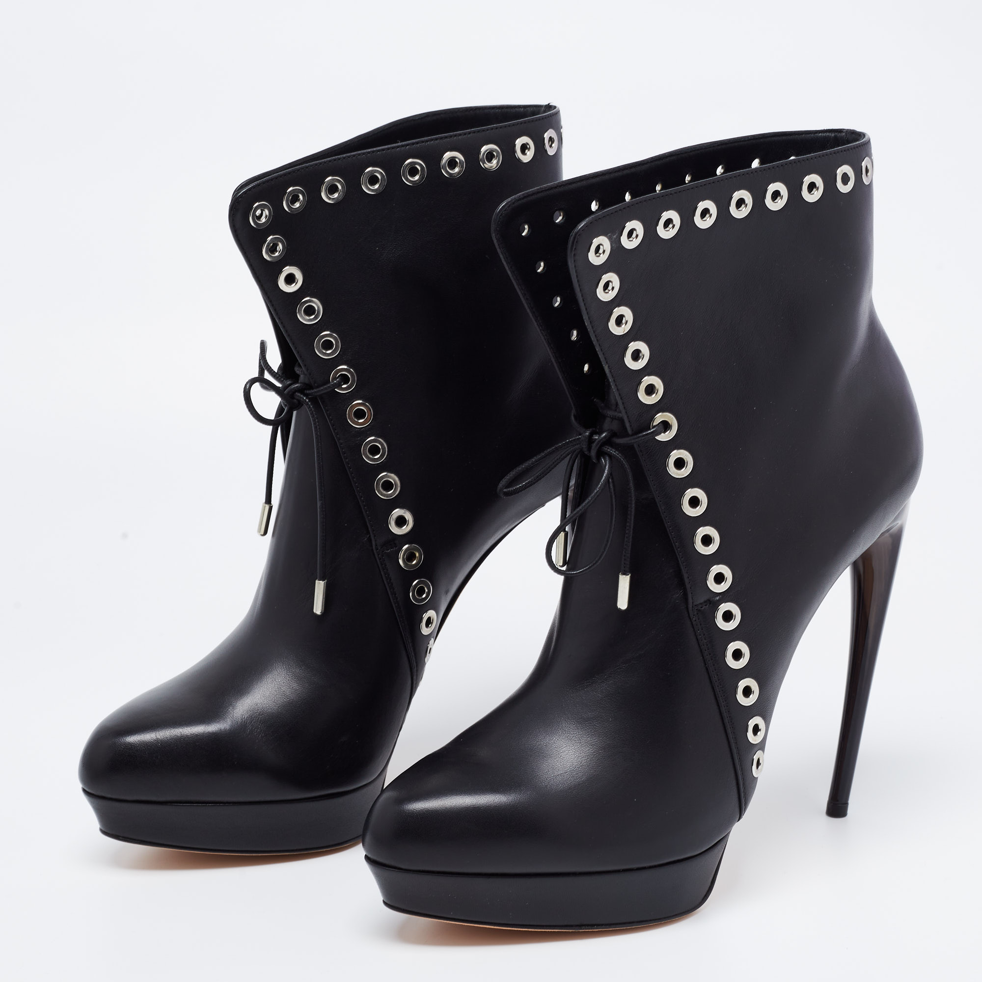 

Alexander McQueen Black Leather Eyelet Detail Platform Lace Up Ankle Boots Size