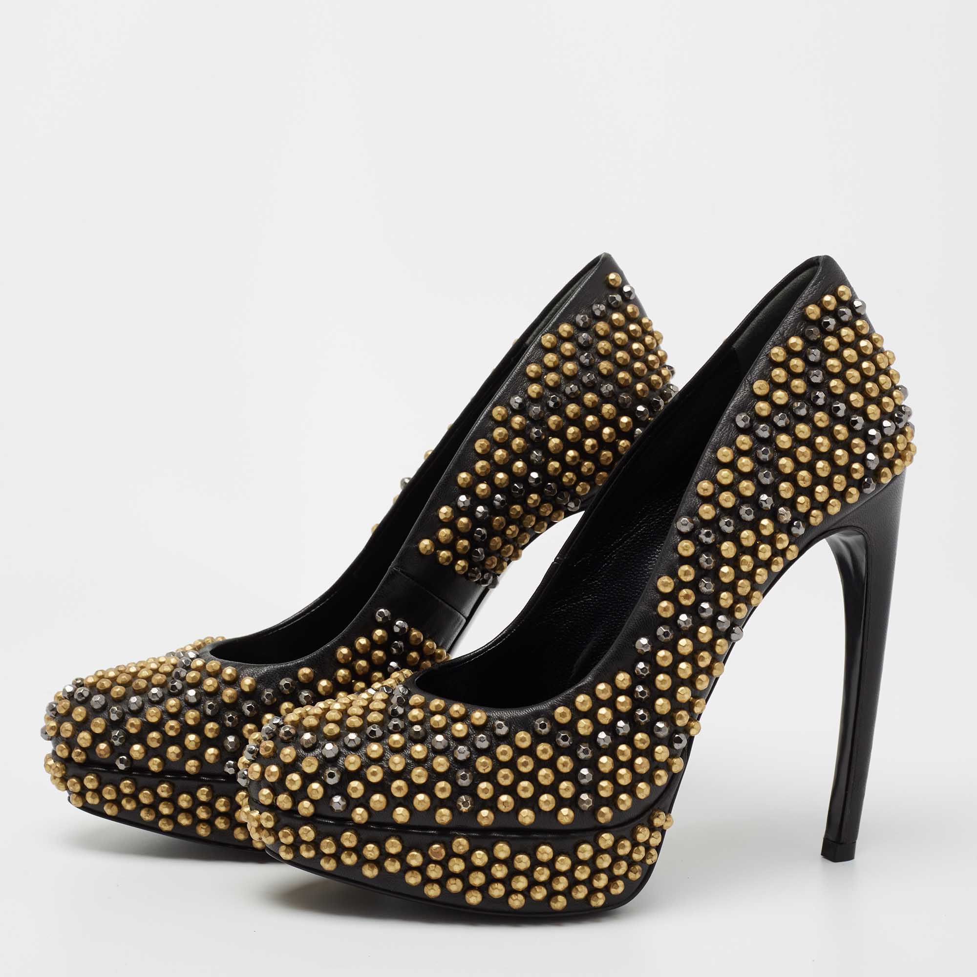 

Alexander McQueen Black Studded Leather Platform Pumps Size