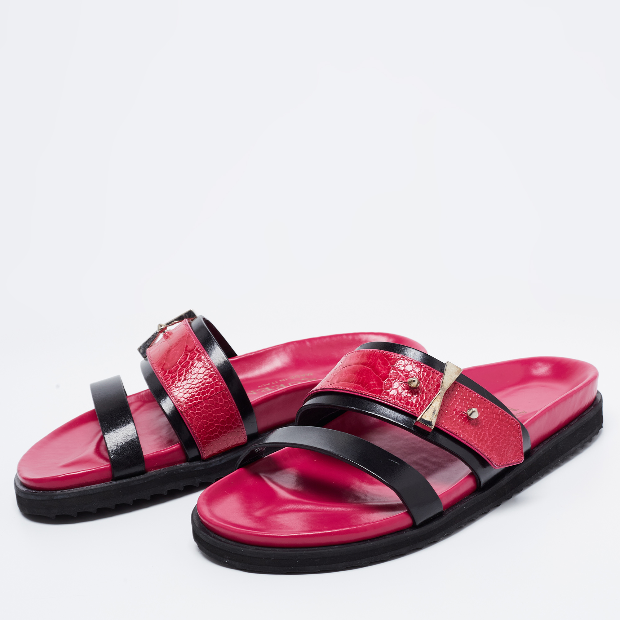 

Alexander McQueen Pink/Black Embossed And Leather Flat Slides Size