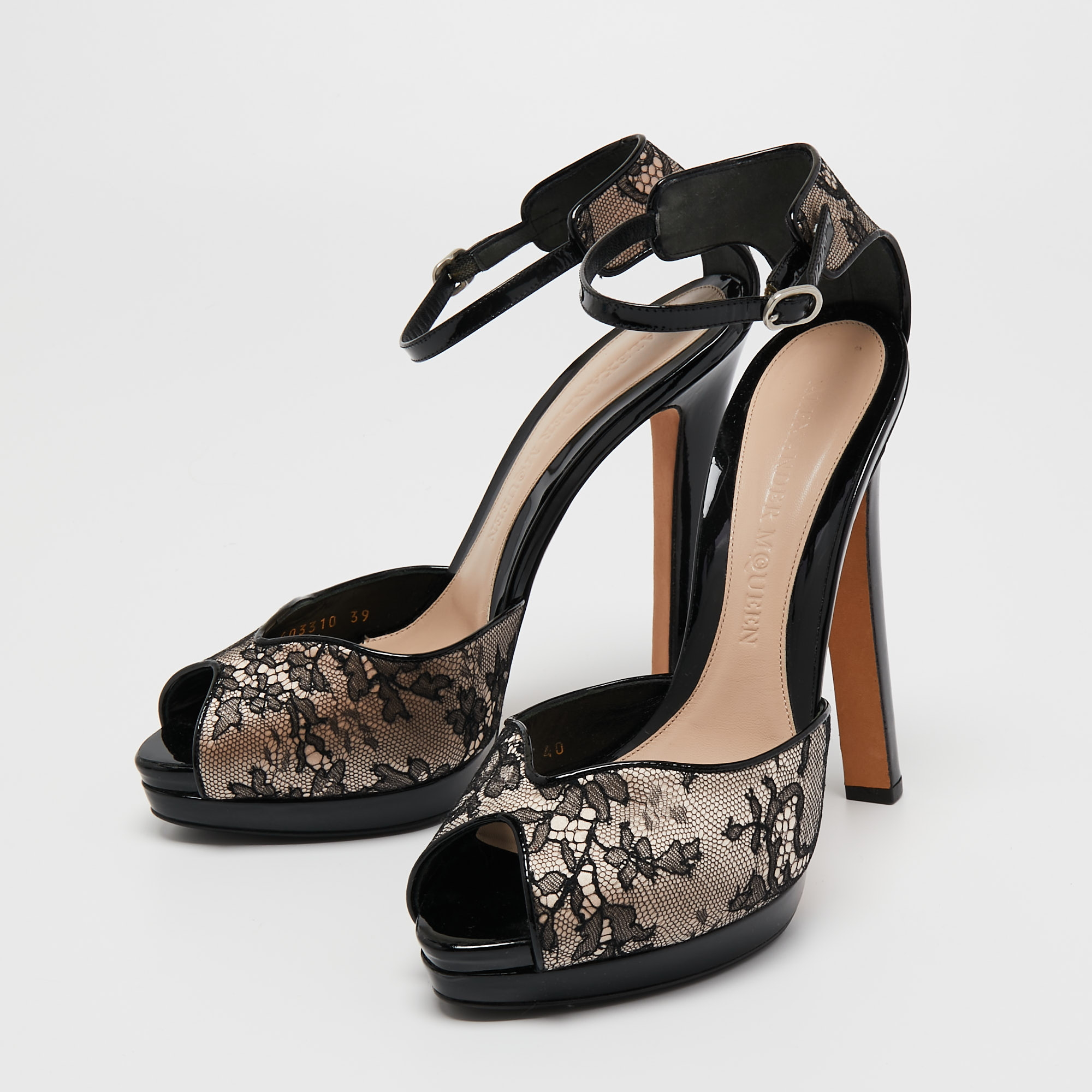 

Alexander McQueen Black/Blush Pink Lace And Satin Ankle Strap Platform Sandals Size