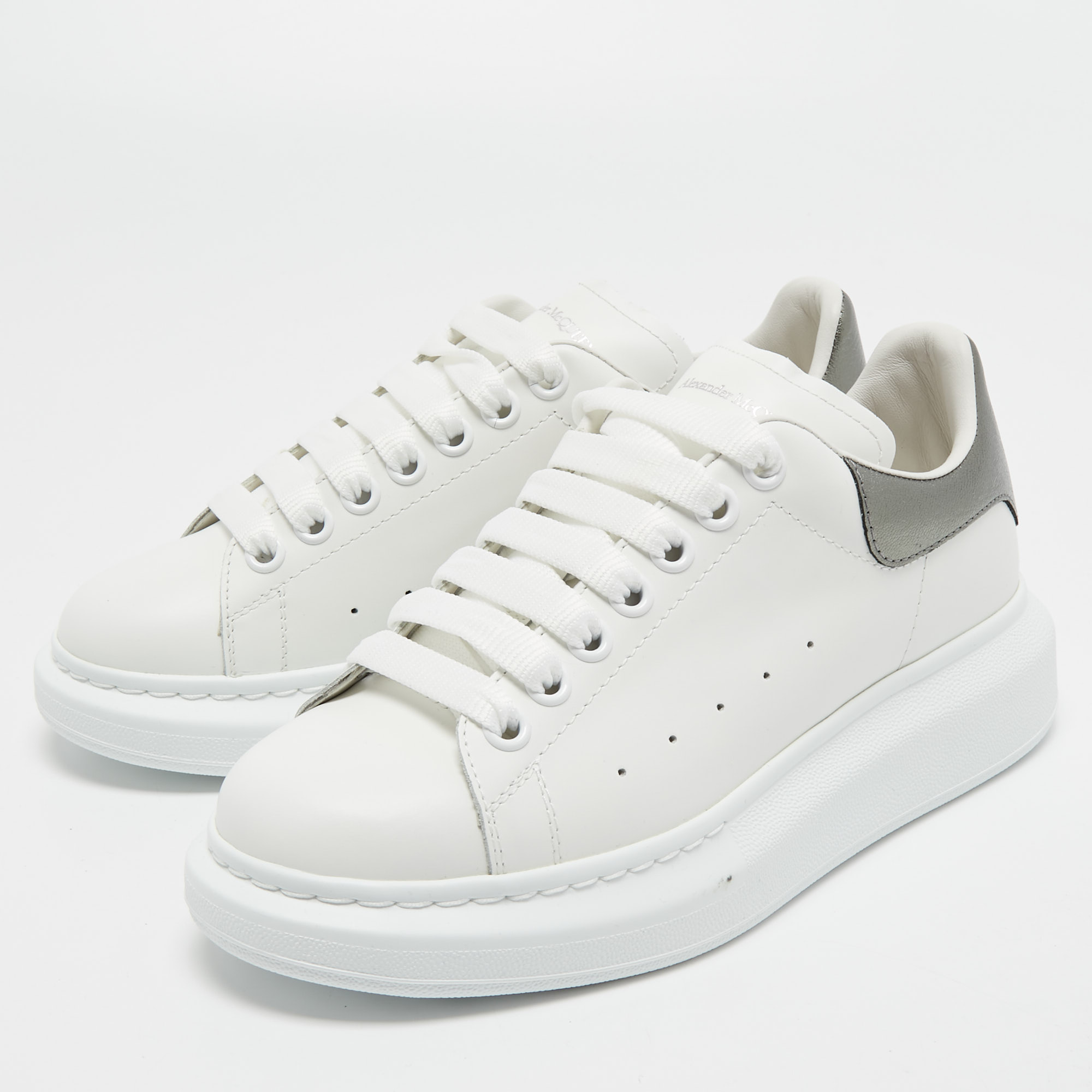 

Alexander McQueen White Leather Larry Low Top Sneakers Size