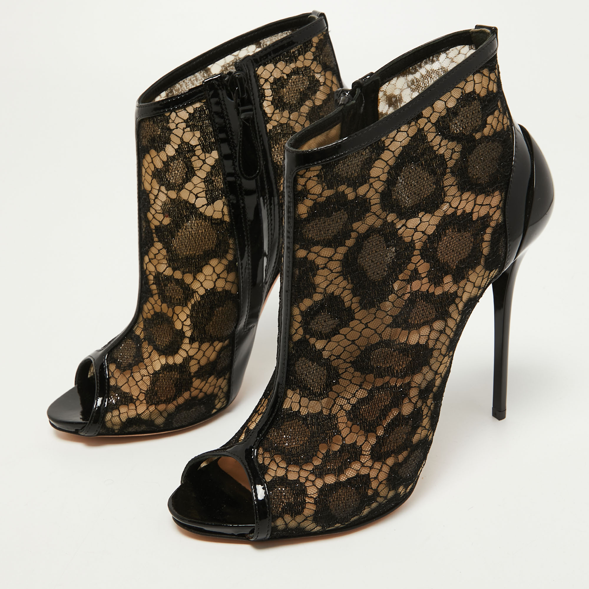 

Alexander McQueen Black/Beige Lace And Mesh Peep Toe Booties Size