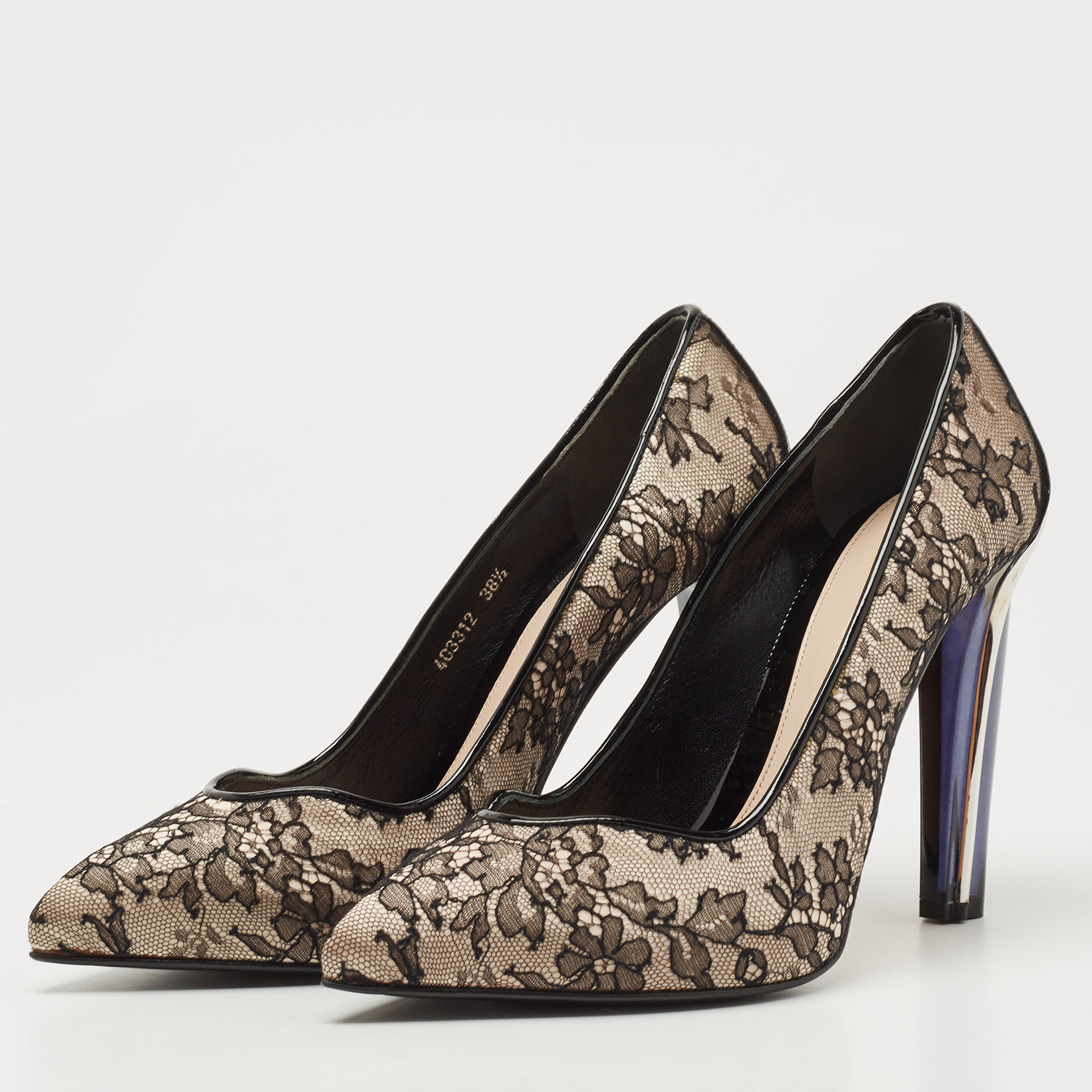 

Alexander McQueen Beige/Black Satin and Lace Block Heel Pumps Size