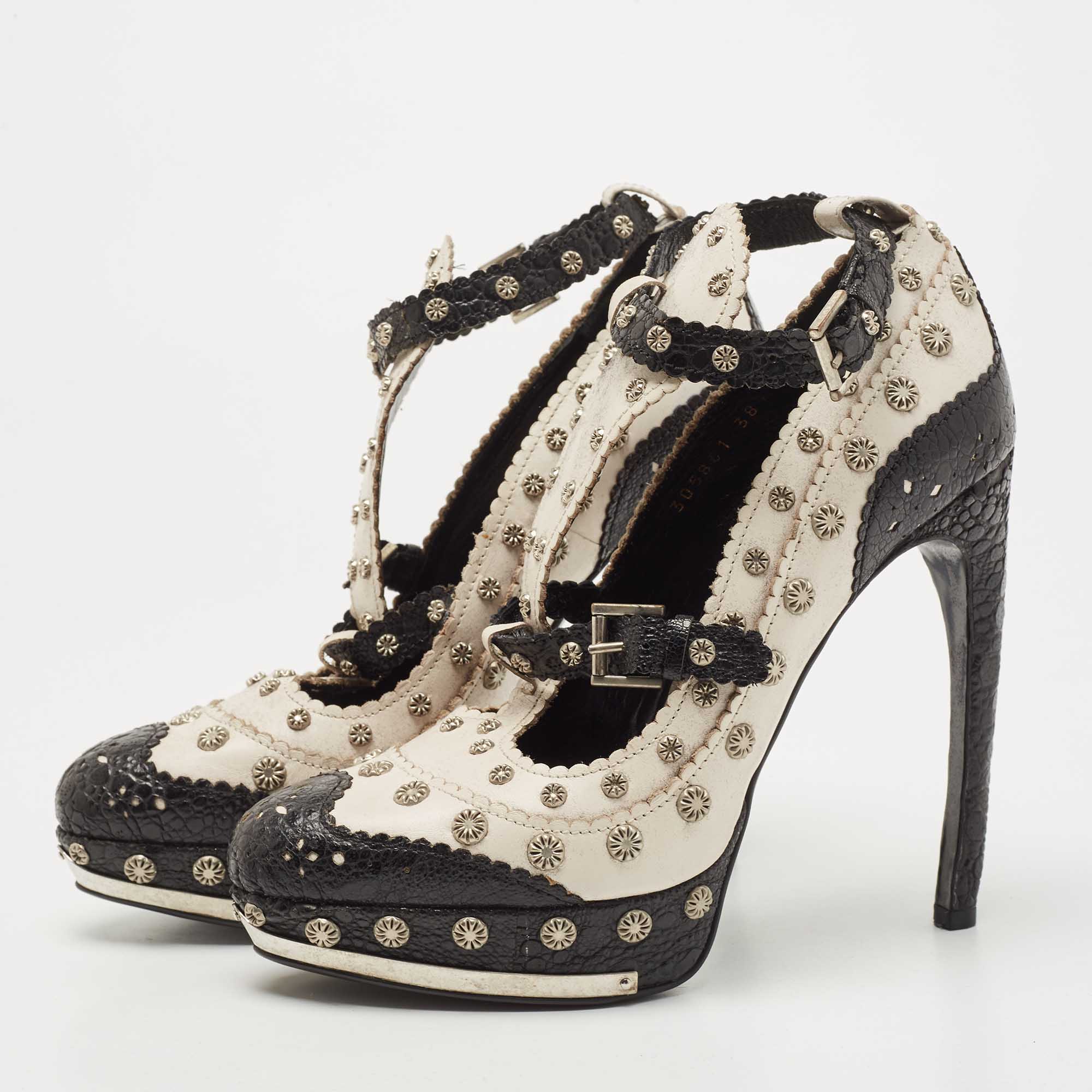 

Alexander McQueen Black /White Leather and Croc Embossed Studded Ankle Strap Pumps Size, Cream