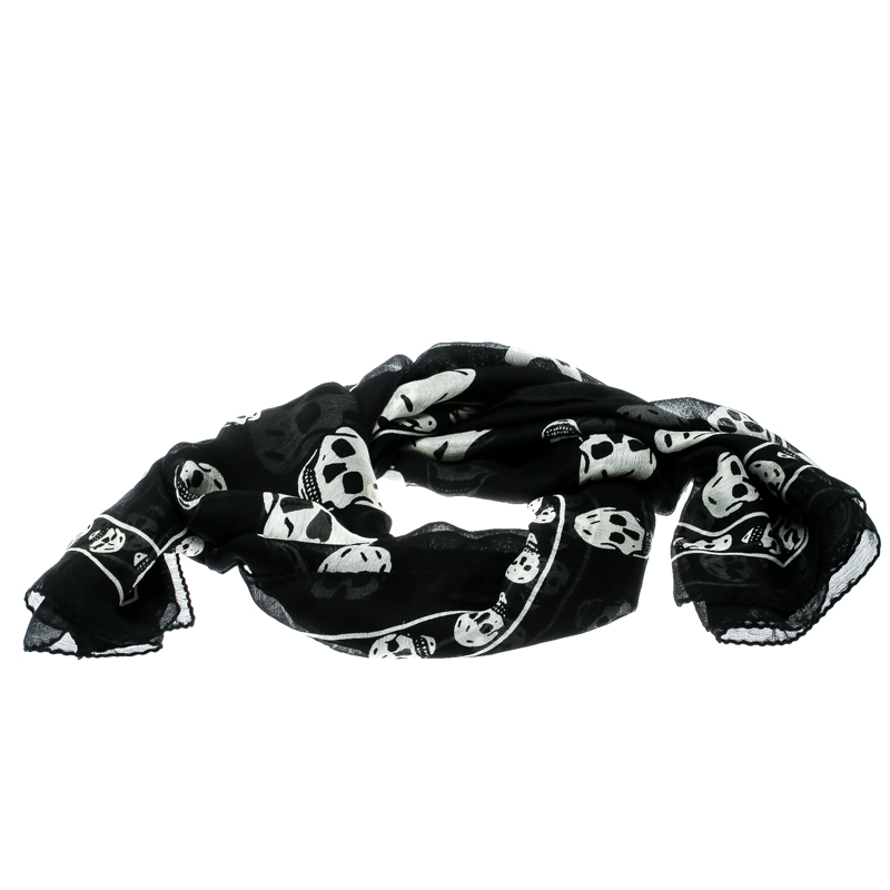 Pre Owned Alexander McQueen Black and White Skull Print Silk Chiffon Scarf