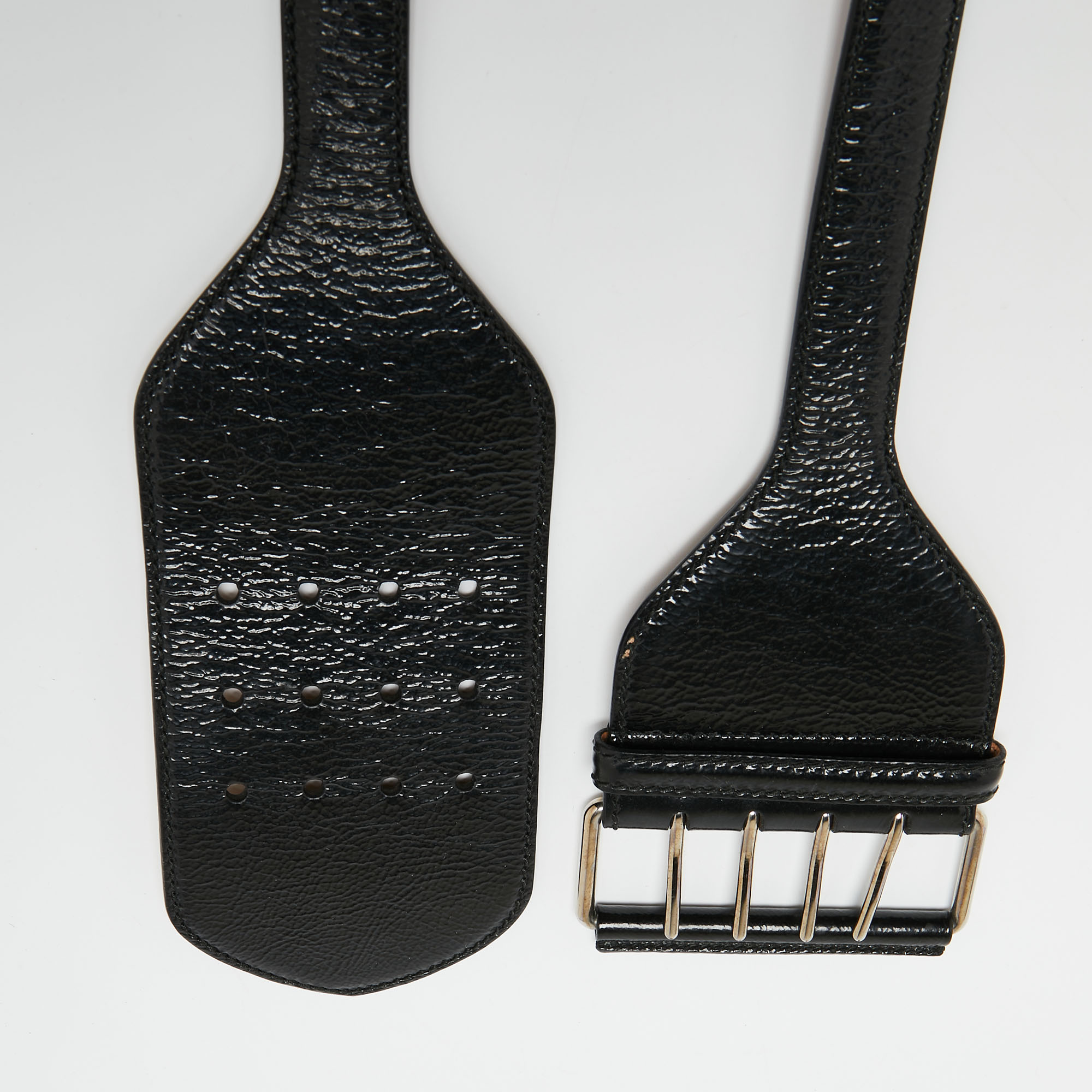 

Alexander McQueen Black Patent Leather Buckle Waist Belt