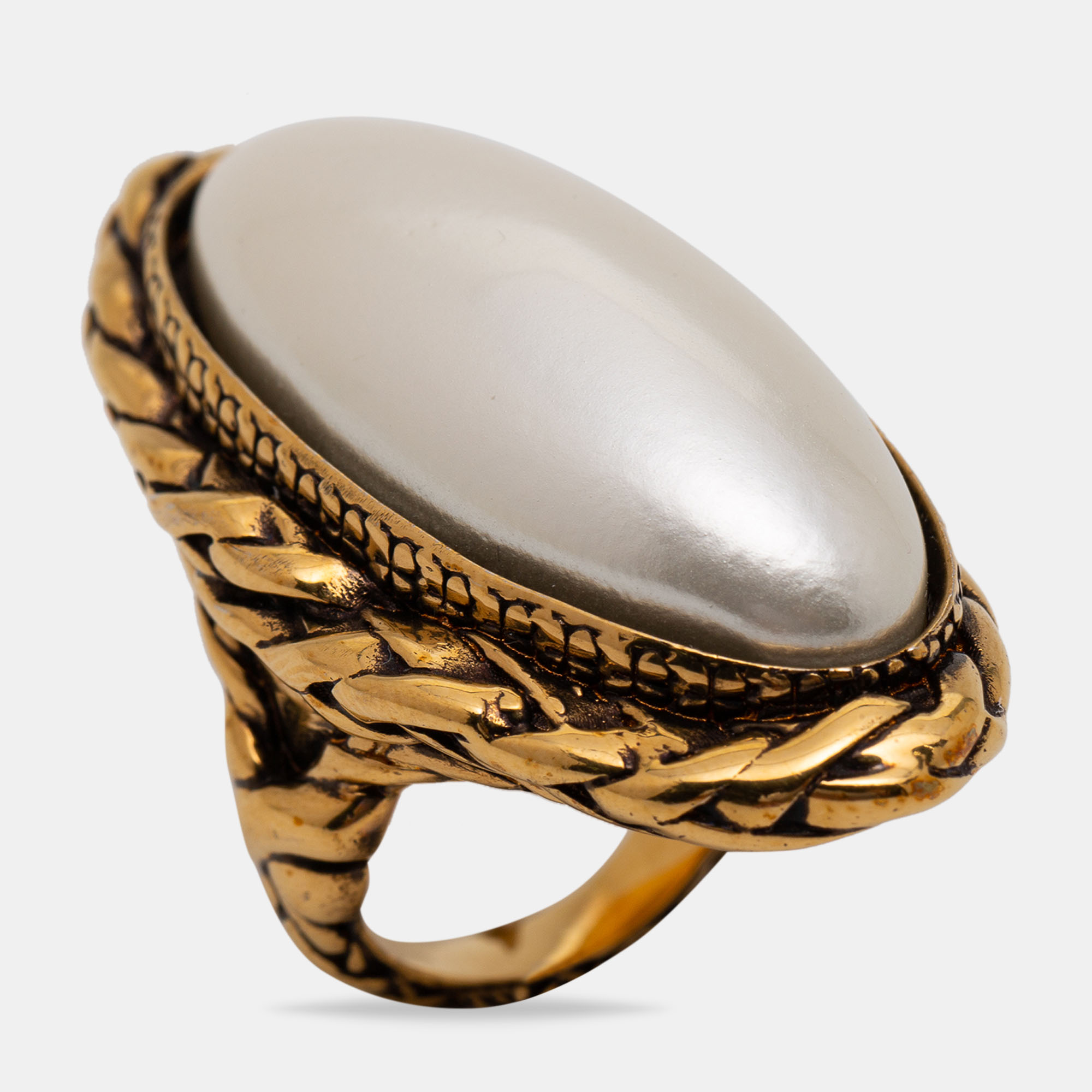 

Alexander McQueen Aged Gold Tone Faux Pearl Cocktail Ring Size EU 55