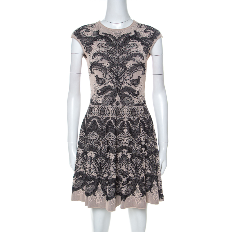 مملوكة مسبقًا Alexander McQueen Beige and Black Knit Jacquard Silk Blend Mini Dress S