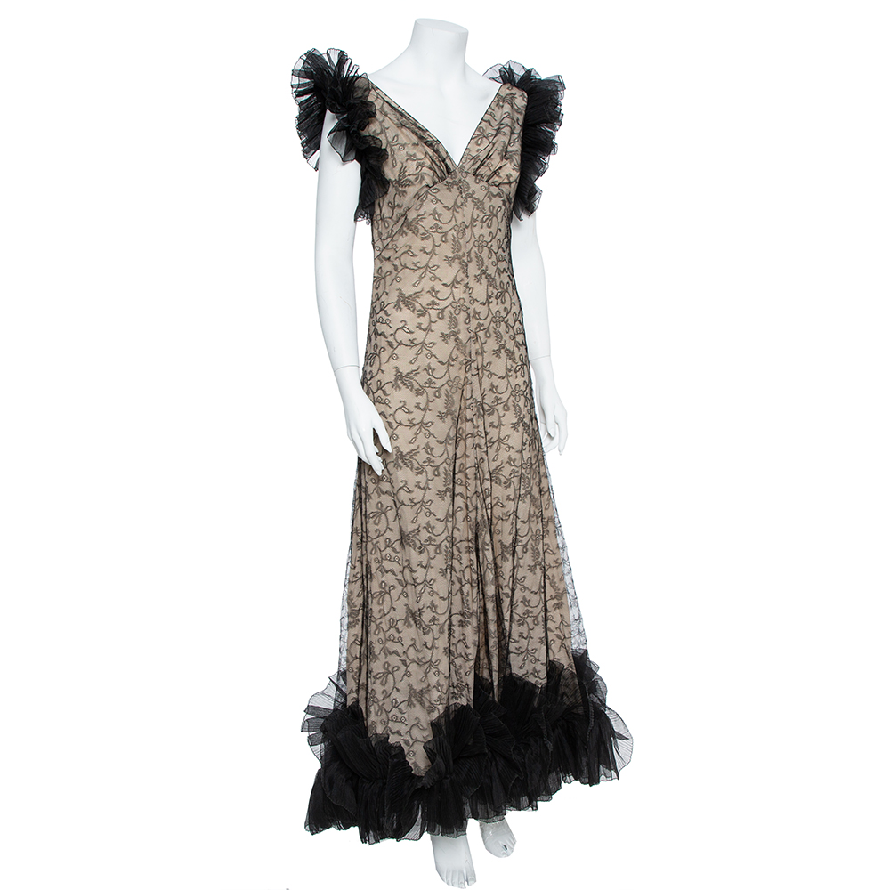 

Alexander McQueen Black & Cream Ruffled Lace Gown