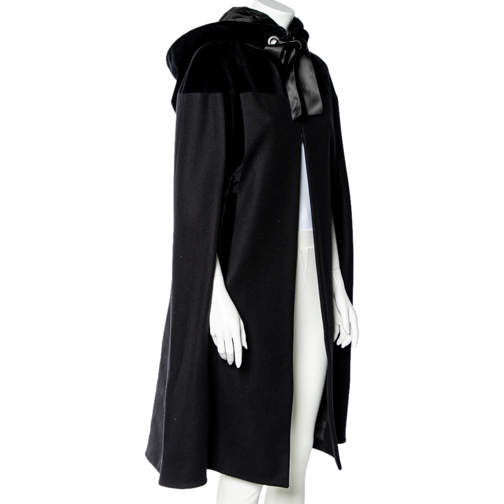 

Alexander McQueen Black Wool Felted Velvet Detail Cape Over Coat