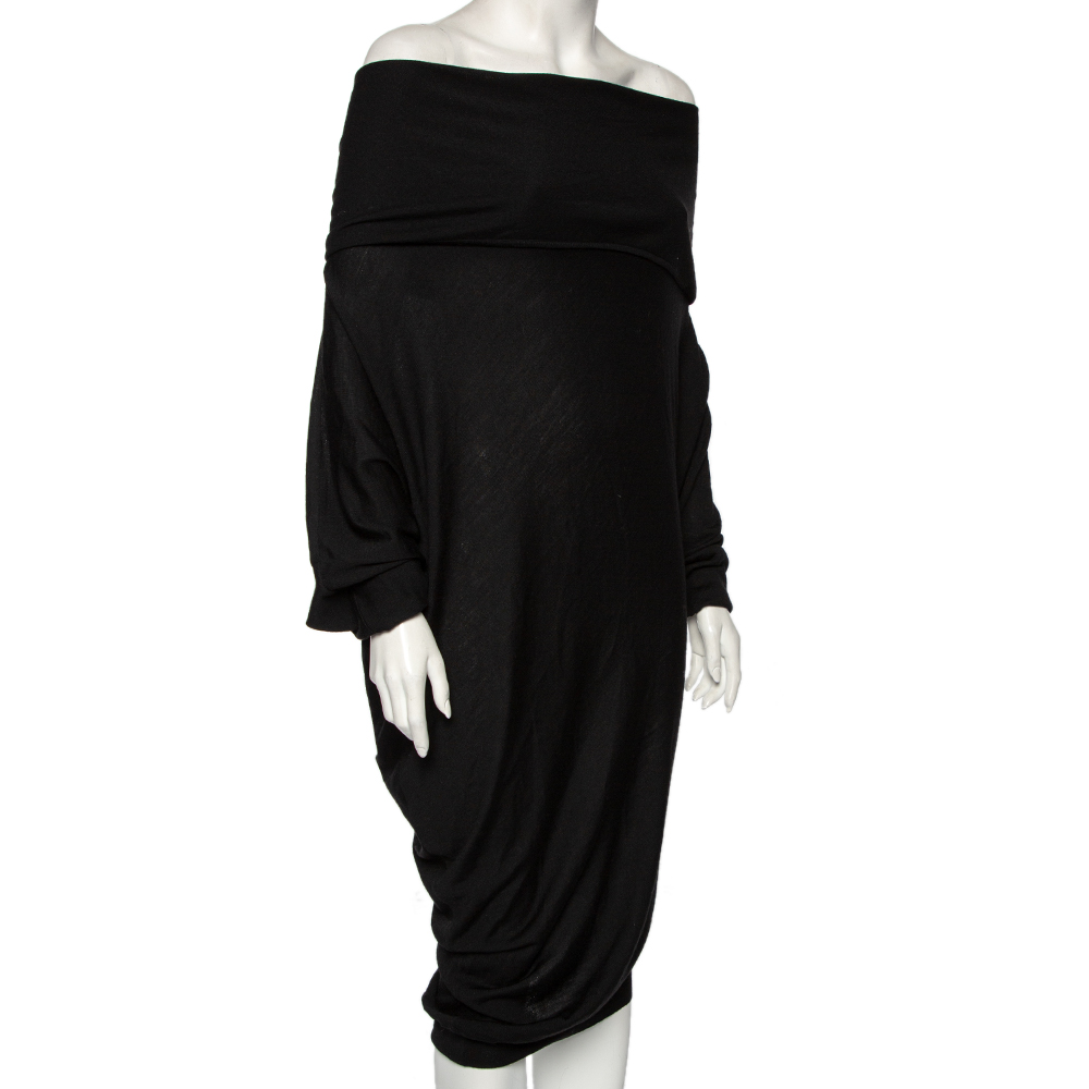 

Alexander McQueen Black Knitted Off-Shoulder Dress