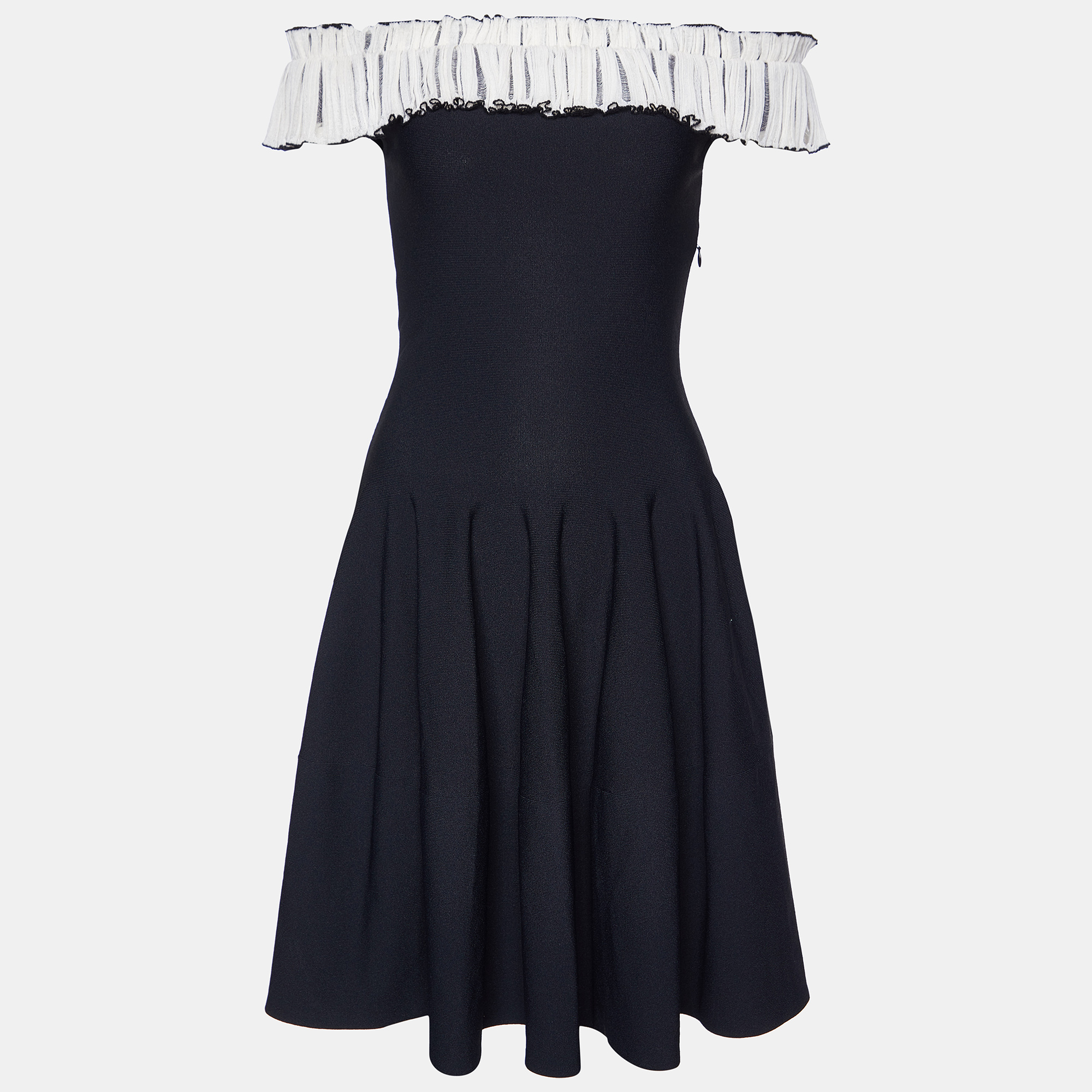 

Alexander McQueen Black Knit Ruffle Off-Shoulder Fit & Flare Sweater Dress