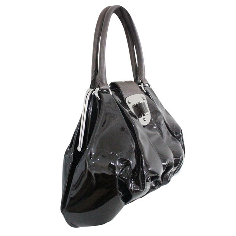 

Alexander McQueen Black Patent Leather Pleated Embellished Bag