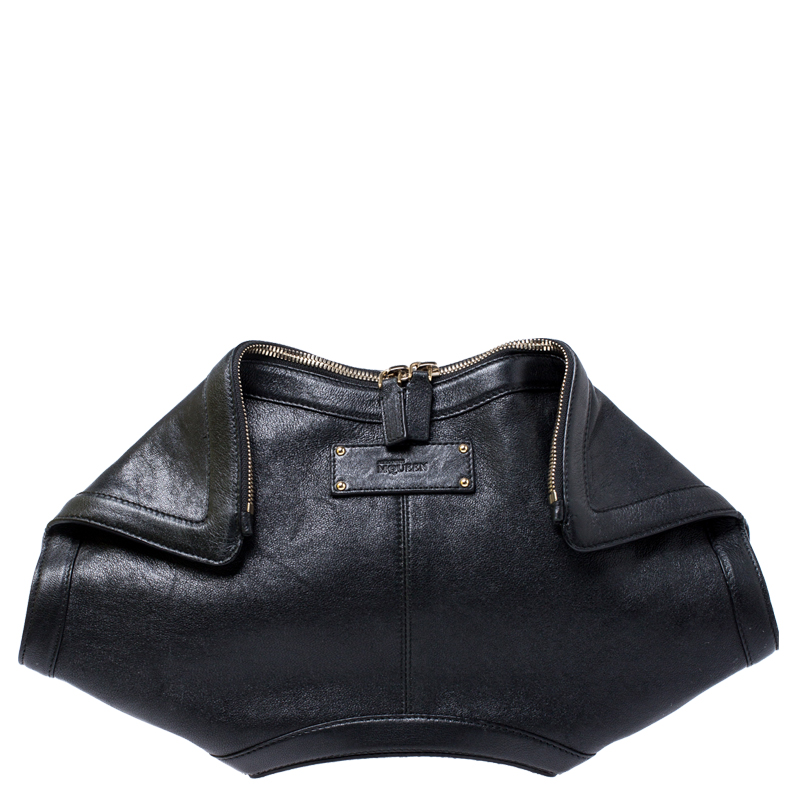 Pre Owned Alexander McQueen Black Leather Medium De Manta Clutch