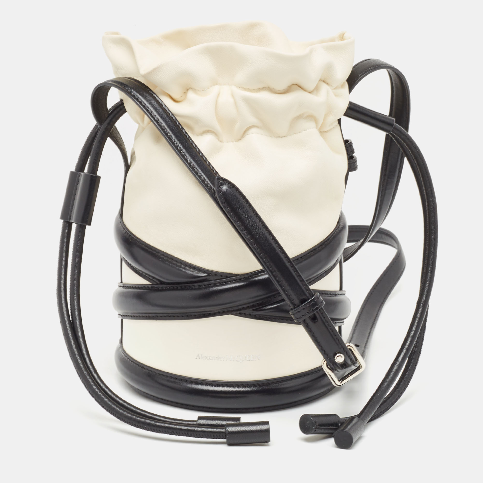 Pre-owned Alexander Mcqueen Black/white Leather The Soft Curve Bucket Bag