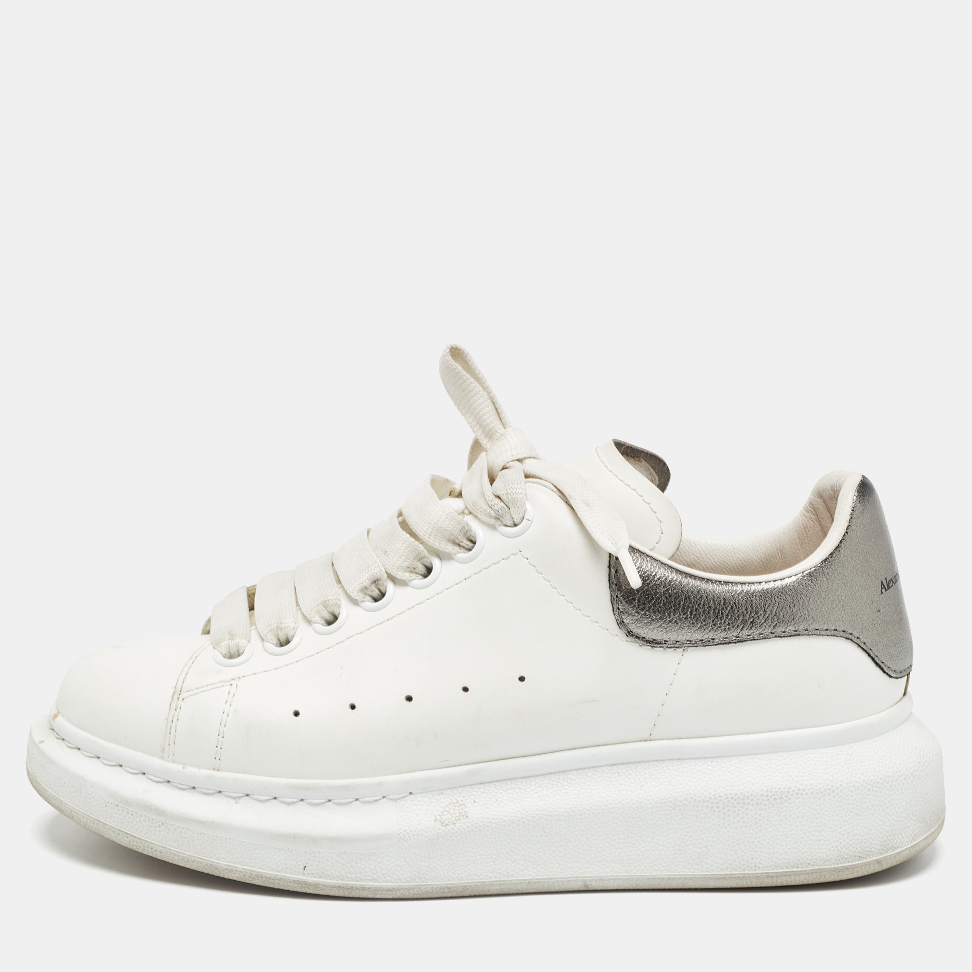 

Alexander McQueen White/Metallic Grey Leather Larry Sneakers Size