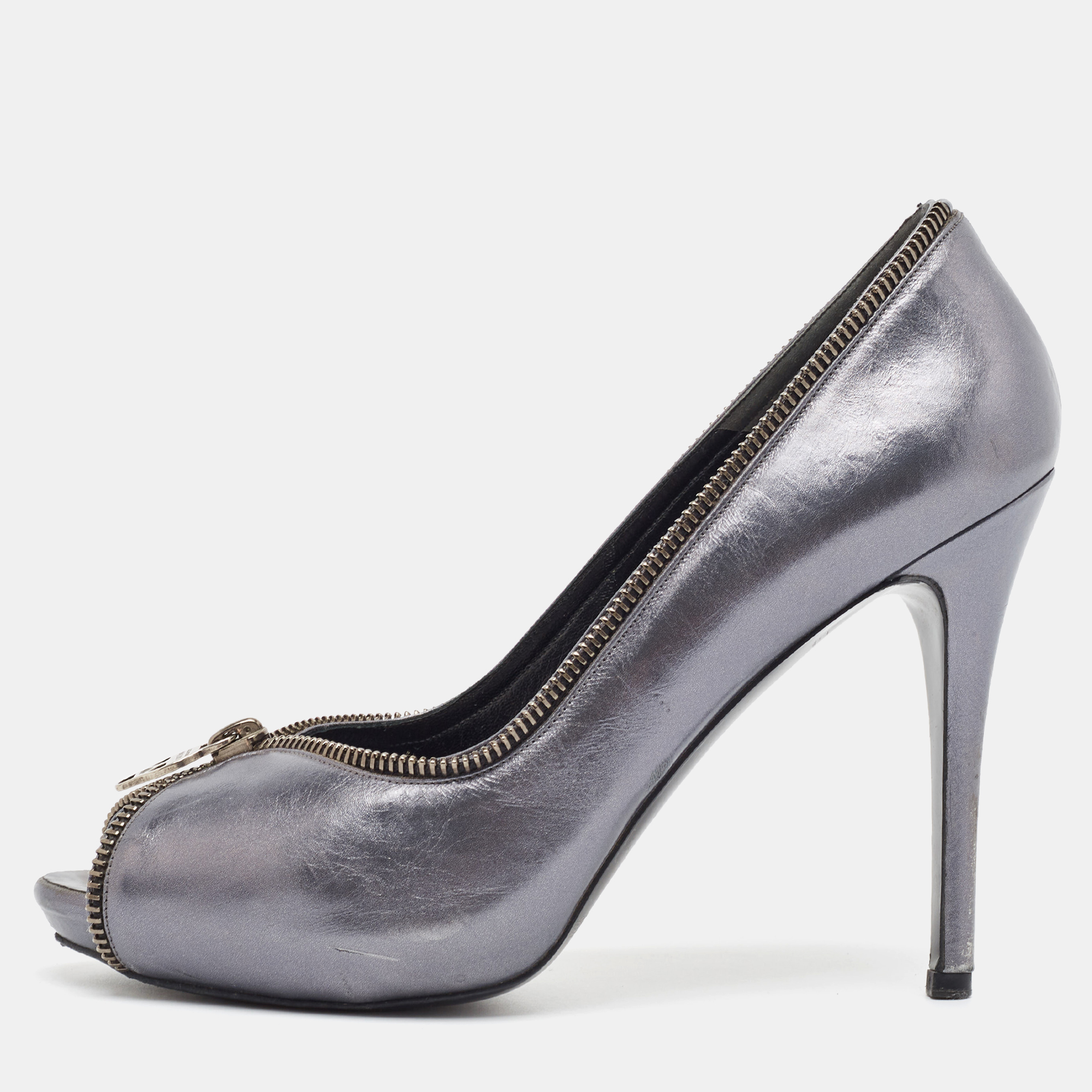 

Alexander McQueen Metallic Leather Peep Toe Pumps Size