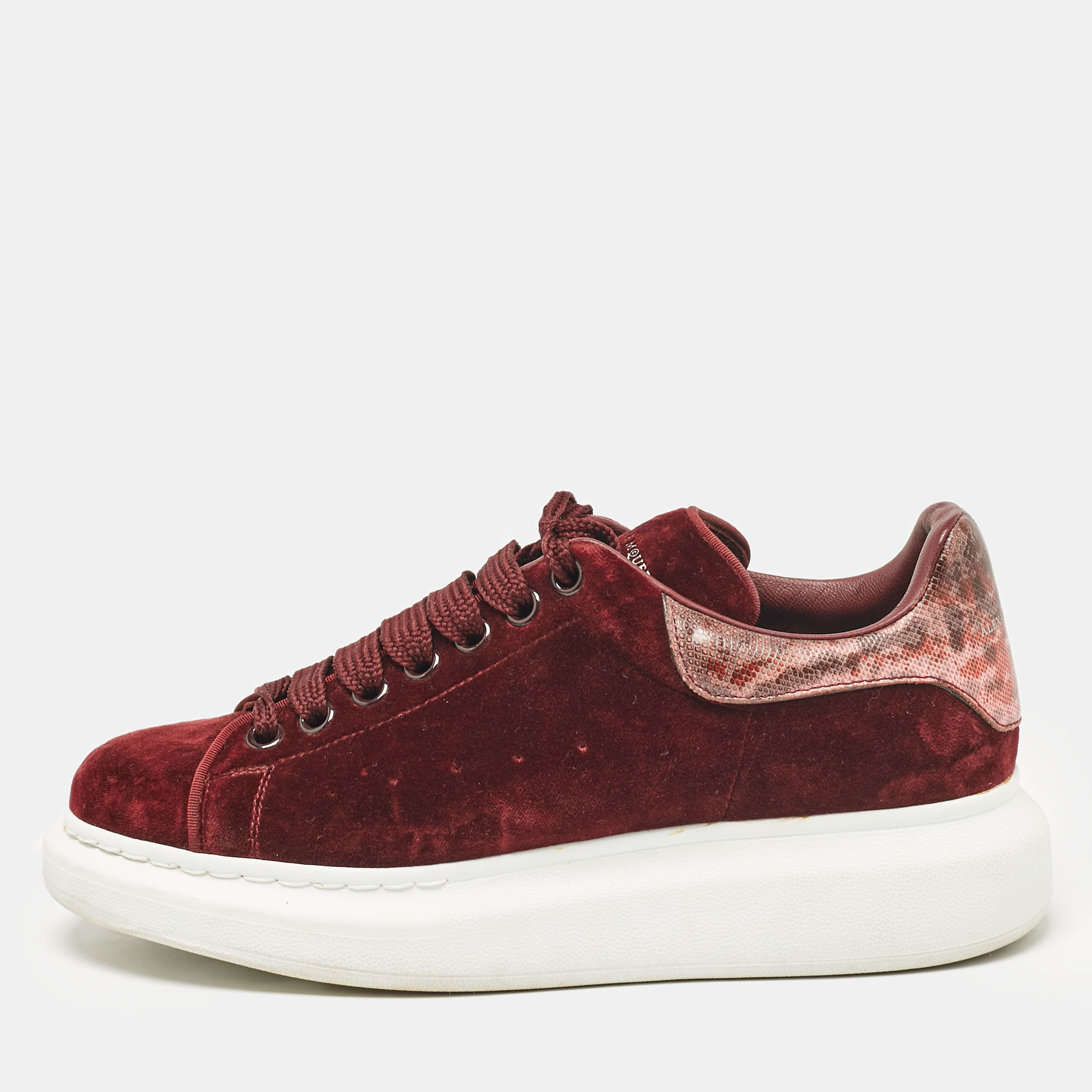 

Alexander McQueen Burgundy Velvet and Snakeskin Effect Oversized Sneakers Size