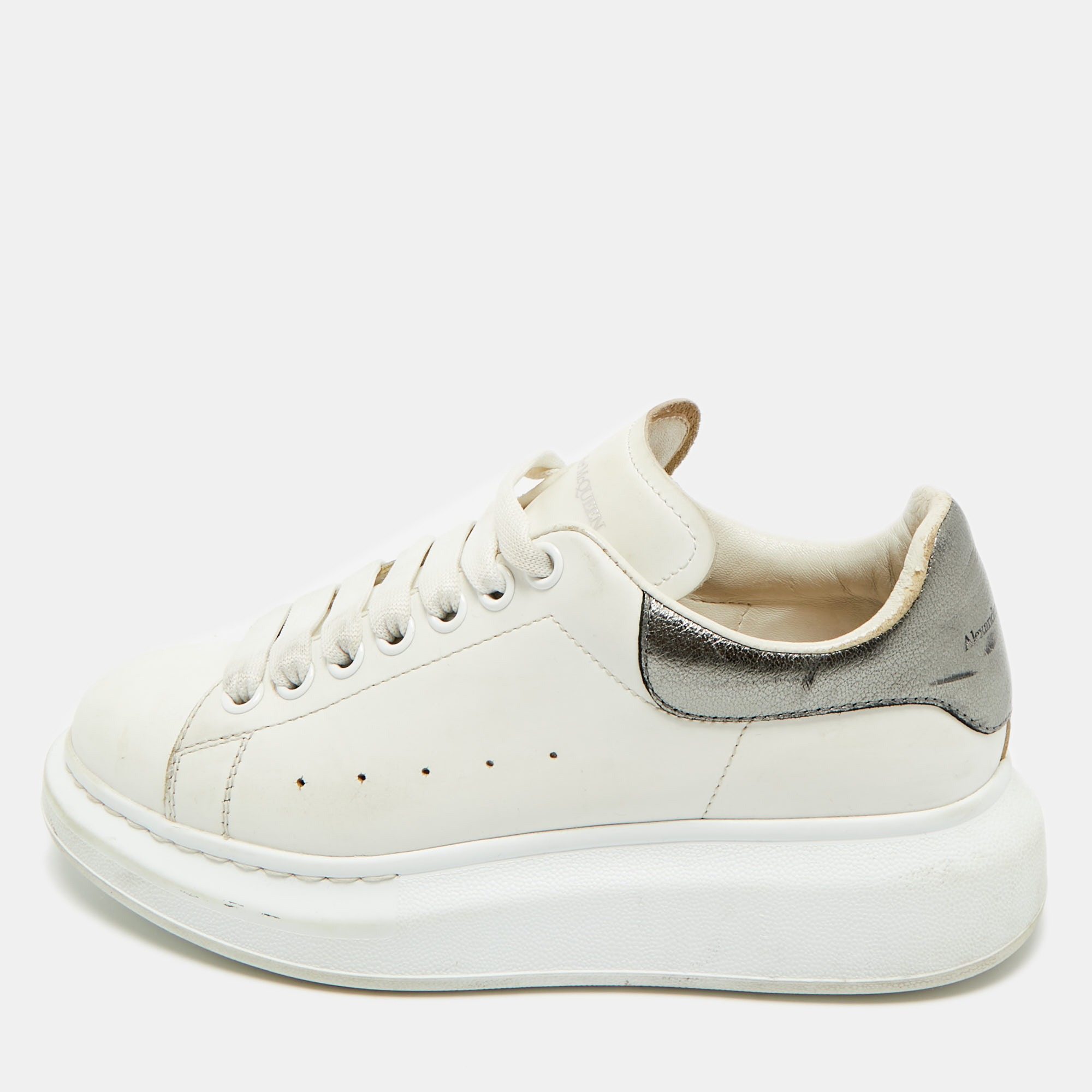 

Alexander McQueen White/Metallic Leather Oversized Sneakers Size
