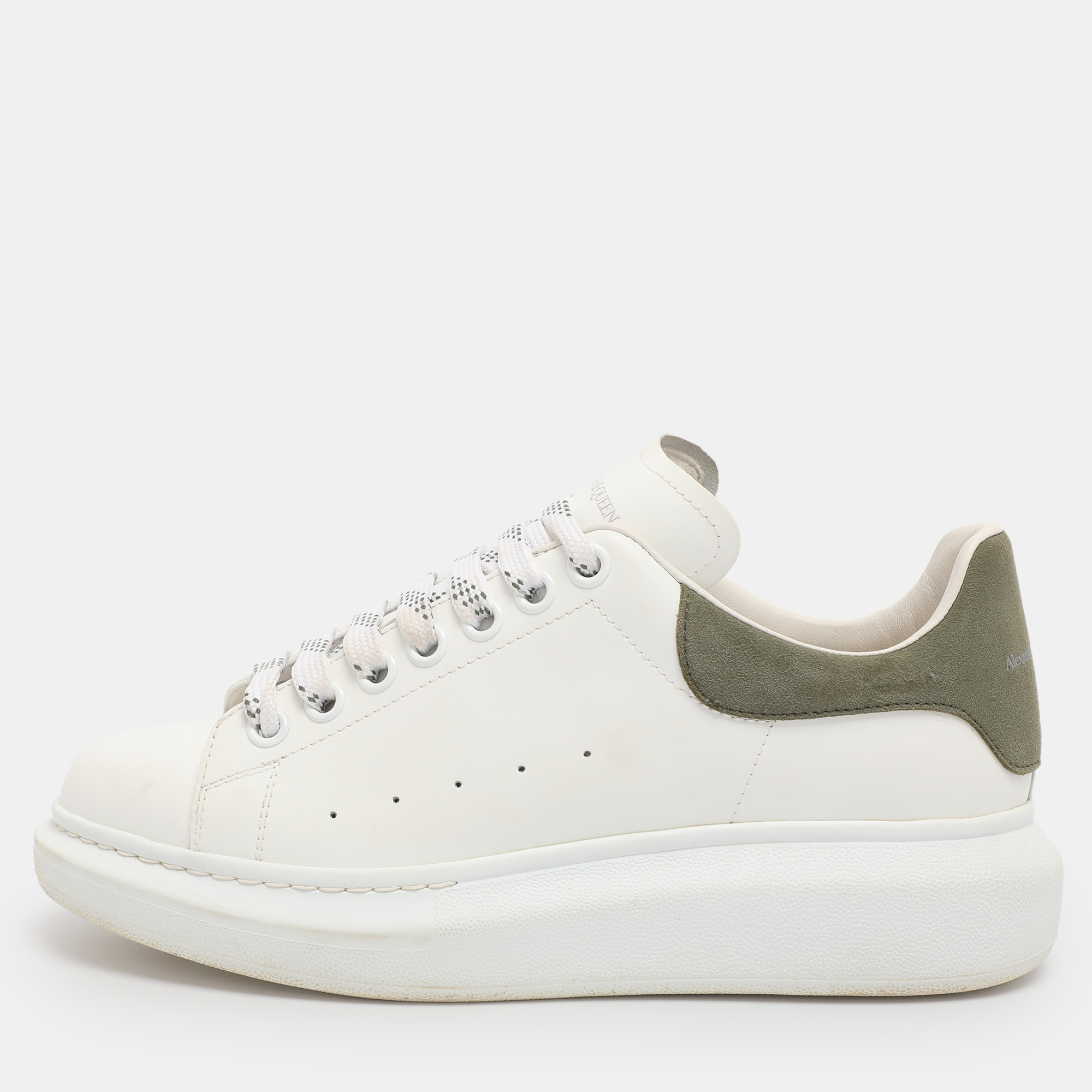 

Alexander McQueen White Leather and Suede Oversized Low Top Sneakers Size 39
