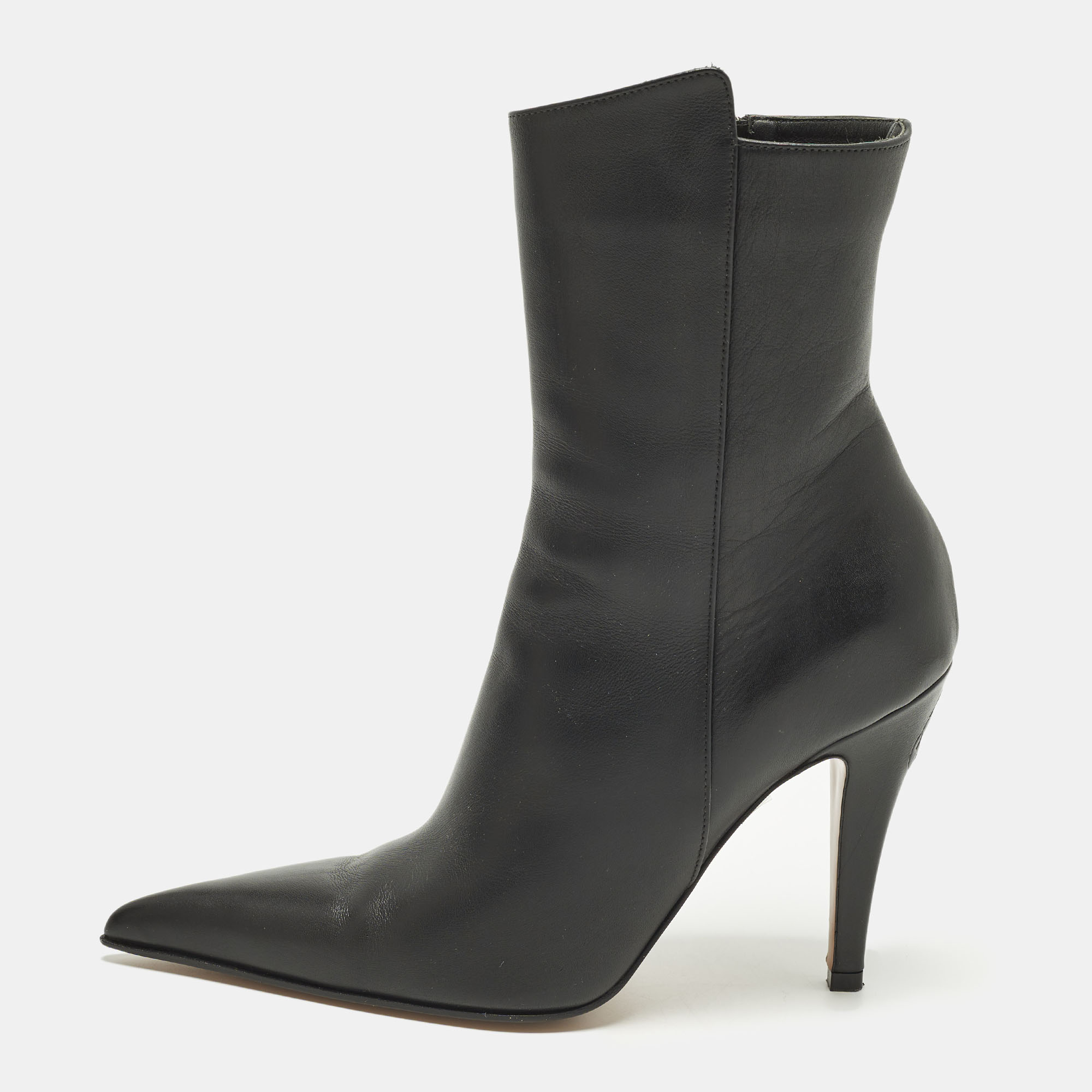 

Alexander McQueen Size  Black Leather Ankle Length Boots