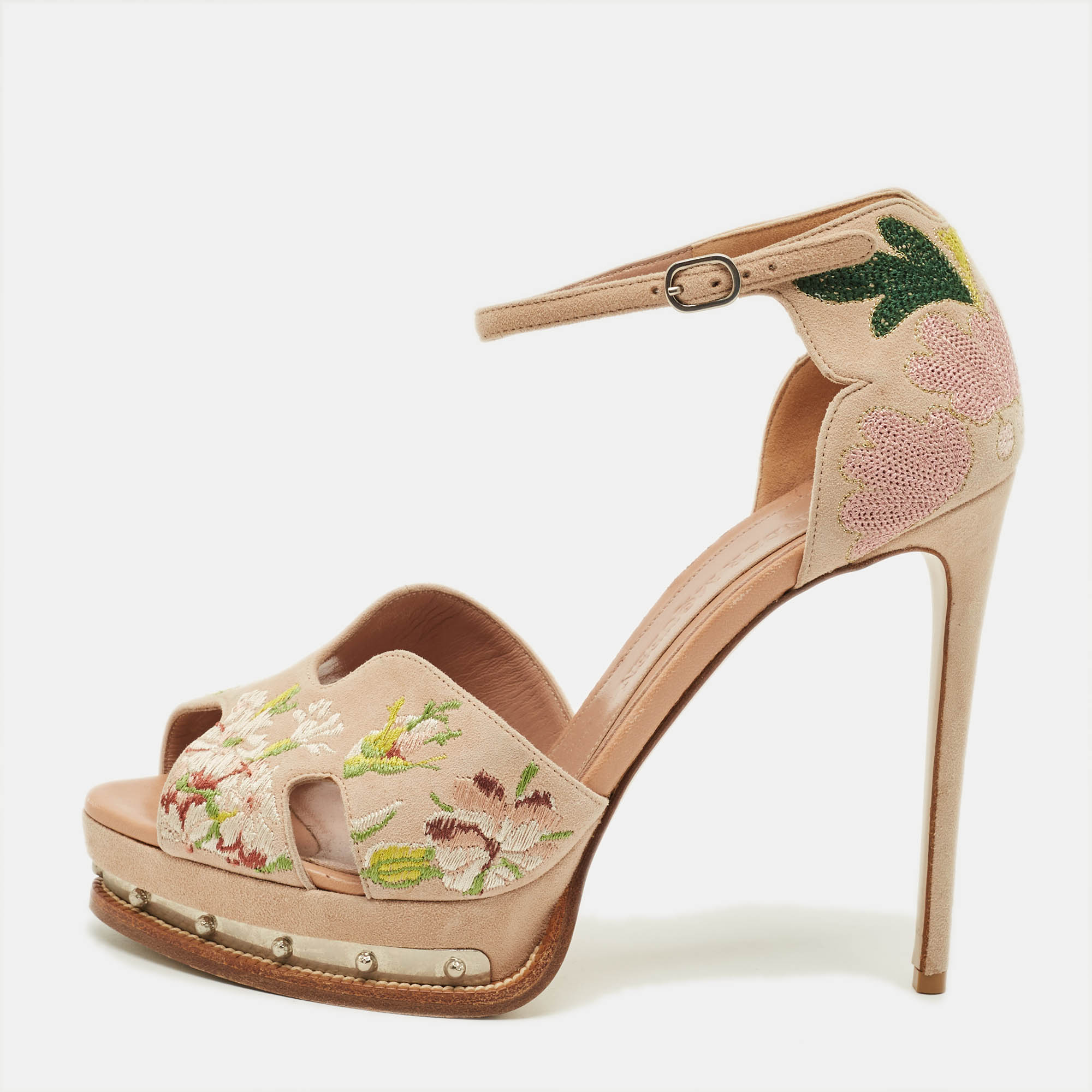 

Alexander McQueen Size  Beige Suede Ankle Strap Sandals