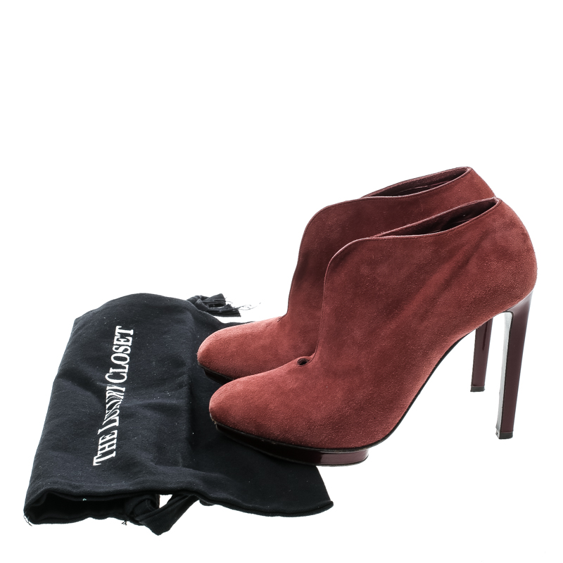 Pre-owned Alexander Mcqueen Red Suede Ankle Boots Size 37.5