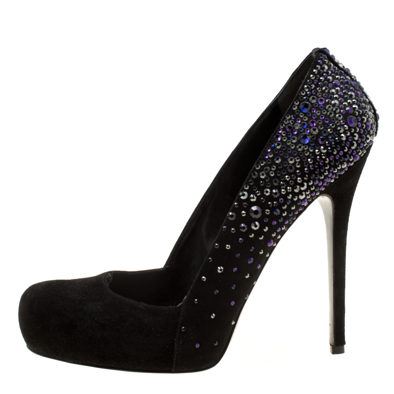 

Alexander McQueen Black Suede Crystal Embellished Pumps Size