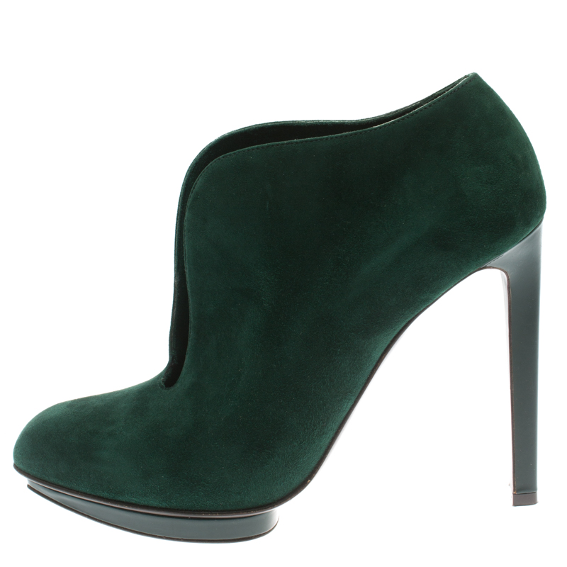 

Alexander McQueen Green Suede Ankle Boots Size