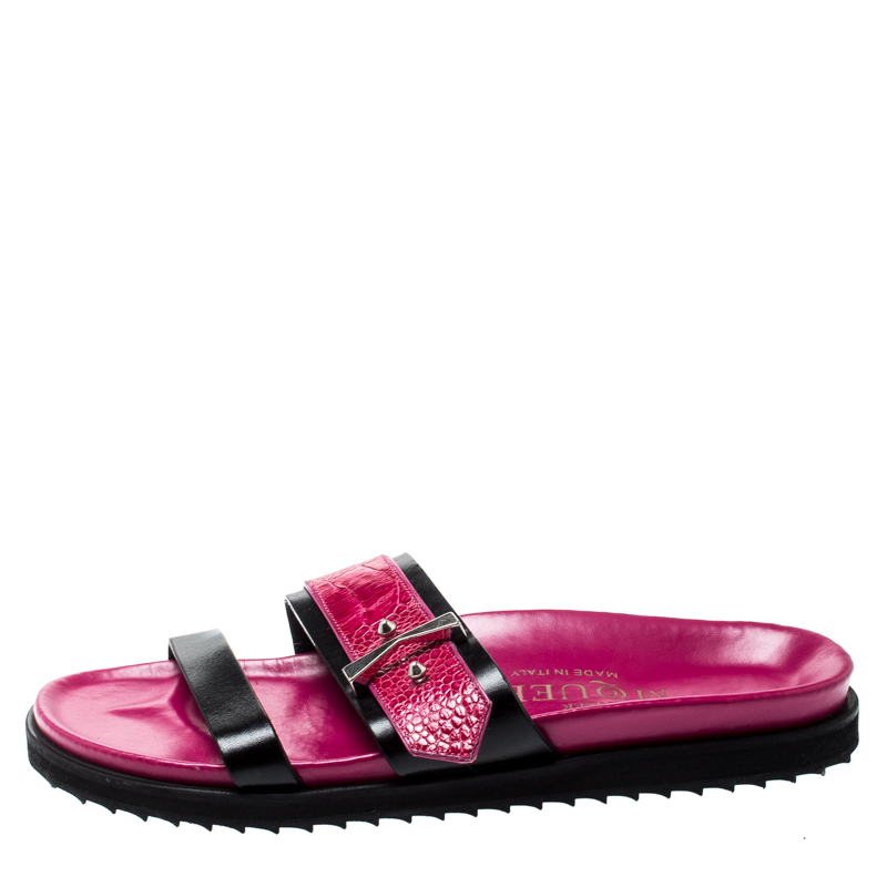 

Alexander McQueen Pink/Black Ostrich Leg And Leather Flat Sandals Size