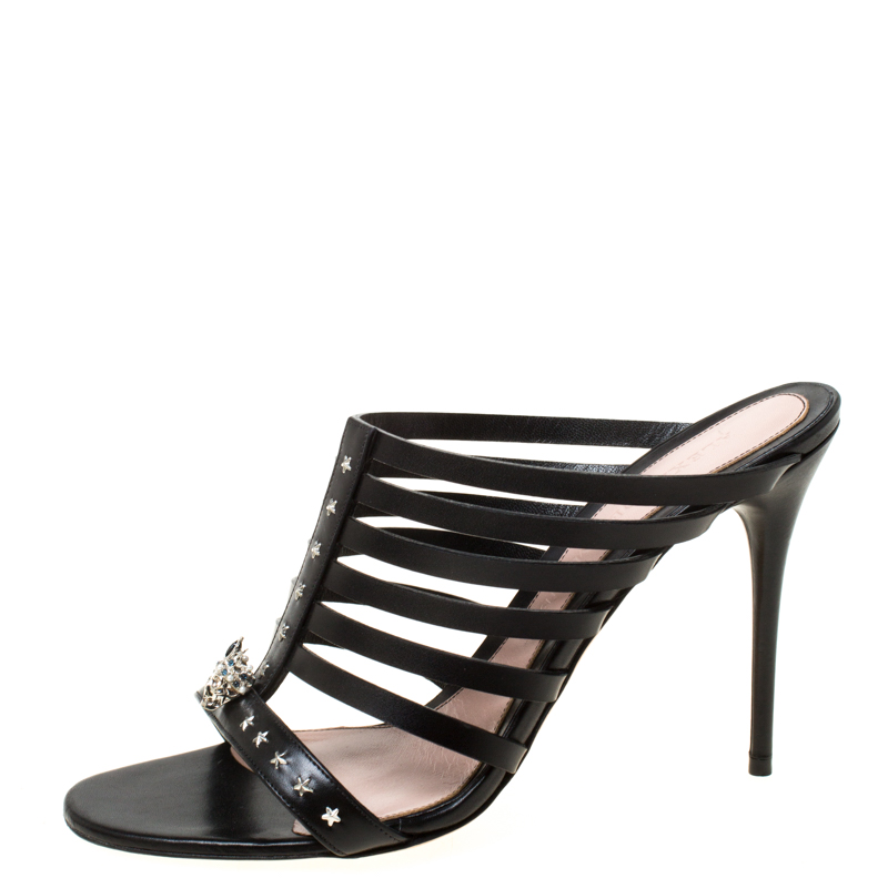 

Alexander McQueen Black Leather Skull Studed Strappy Sandals Size