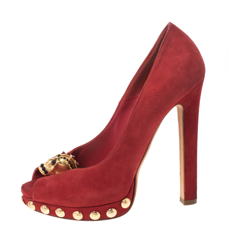 Pre-owned Alexander Mcqueen Red Suede Skull Embellished Peep Toe Pumps Size 36