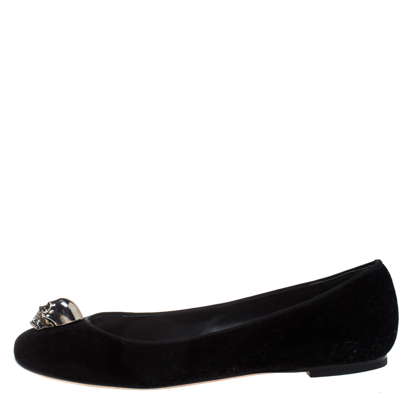 

Alexander McQueen Black Velvet Skull Ballet Flats Size