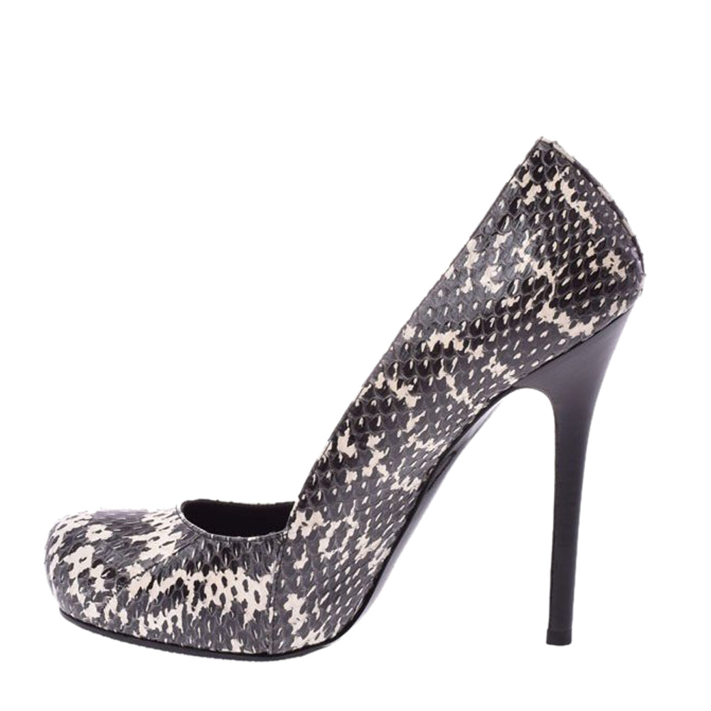 

Alexander McQueen White/Black Python Leather Pumps Size