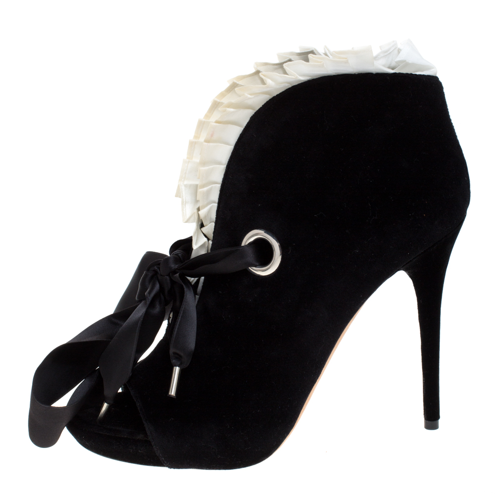 

Alexander McQueen Black Velvet Frill Detail Open Toe Ankle Boots Size