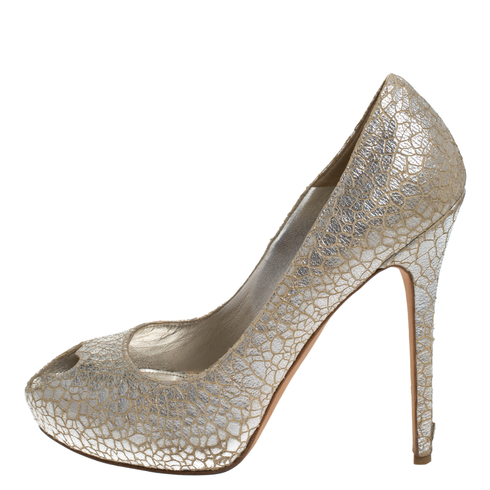 

Alexander McQueen Silver Textured Leather Peep Toe Platform Pumps Size