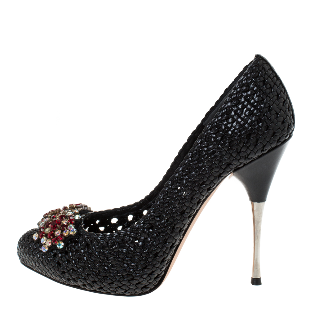 

Alexander McQueen Black Woven Leather Crystal Embellished Pumps Size