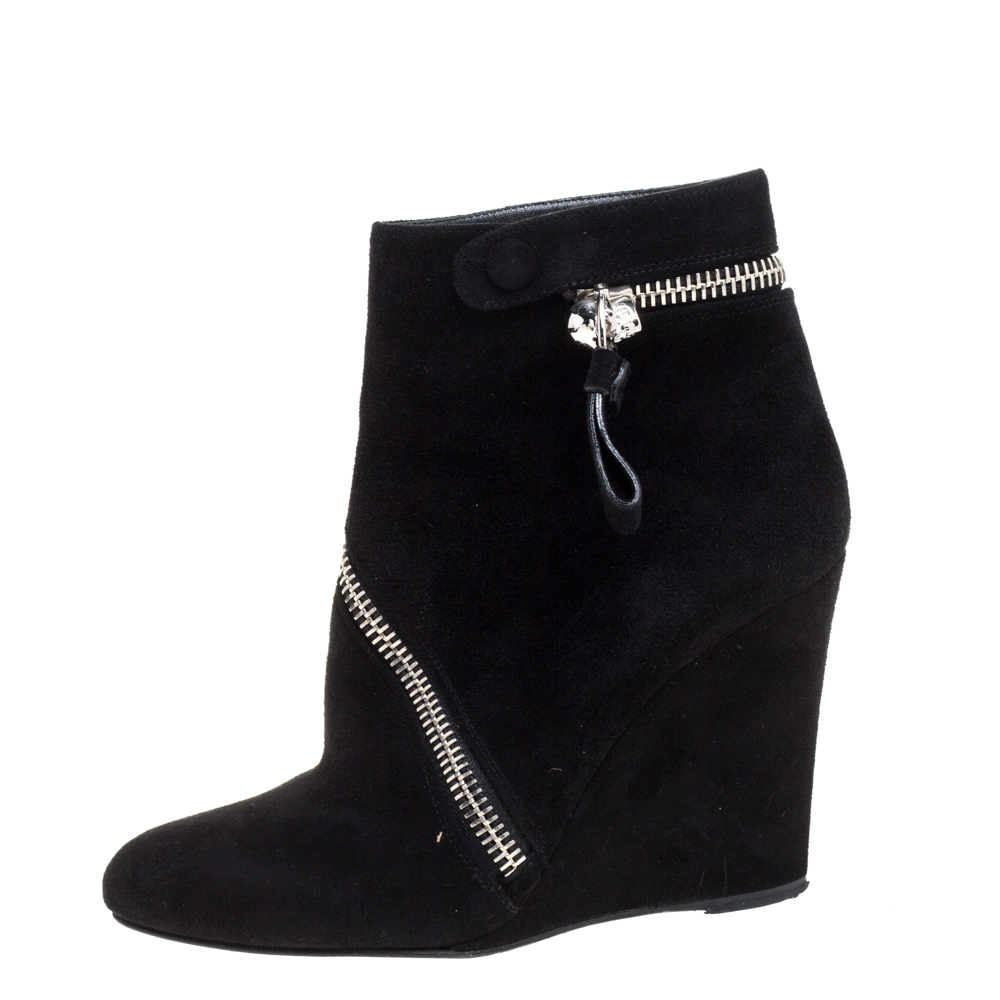 

Alexander McQueen Black Suede Skull Wedge Boots Size