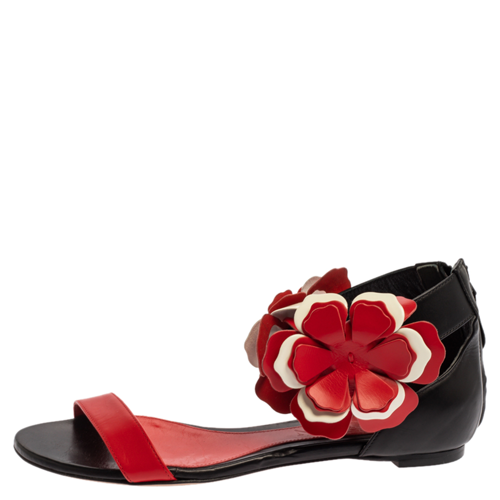 

Alexander McQueen Red/Black Leather Flower Detail Ankle Cuff Flat Sandals Size