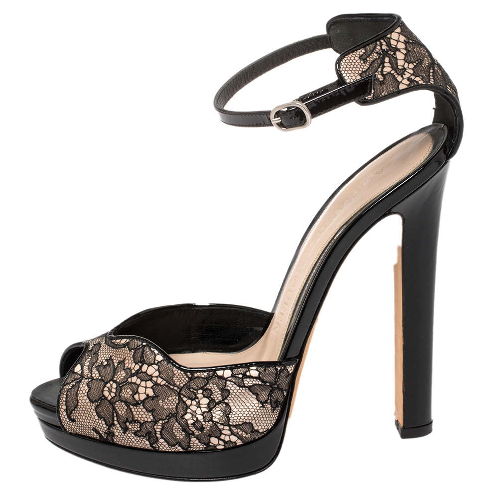 

Alexander McQueen Black/Blush Pink Lace And Satin Ankle Strap Platform Sandals Size